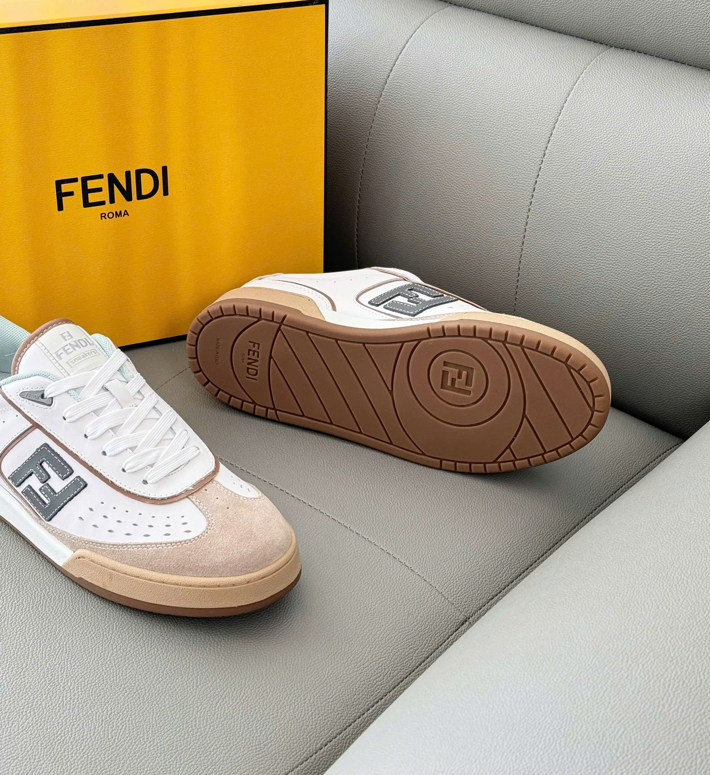 Giày sneaker Fendi Trắng phối viền Nâu Like Auth 38-43 DDT