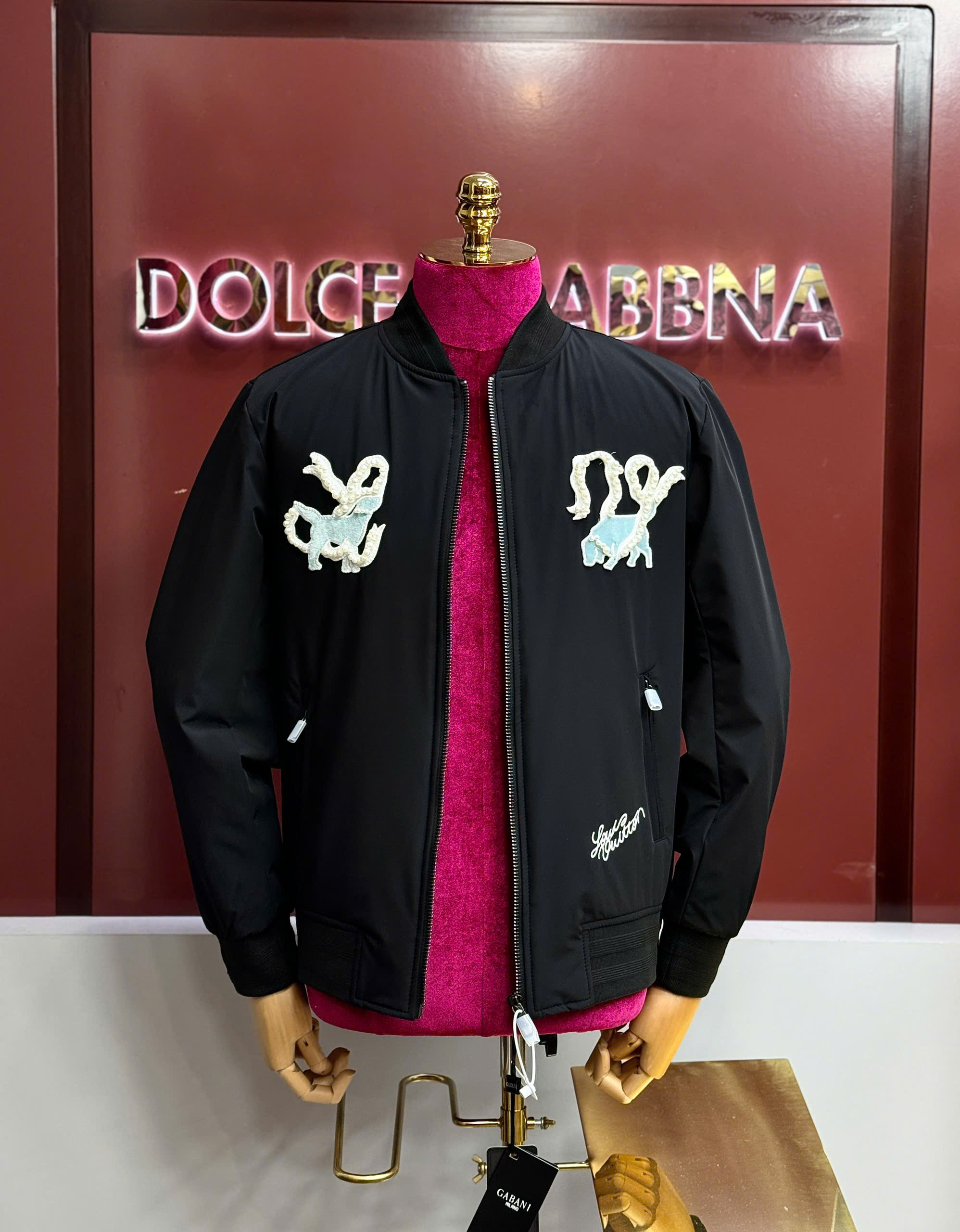 Áo khoác bomber gió Dolce Gabbana DG họa tiết đính hạt trước sau Like Auth S-XL MK