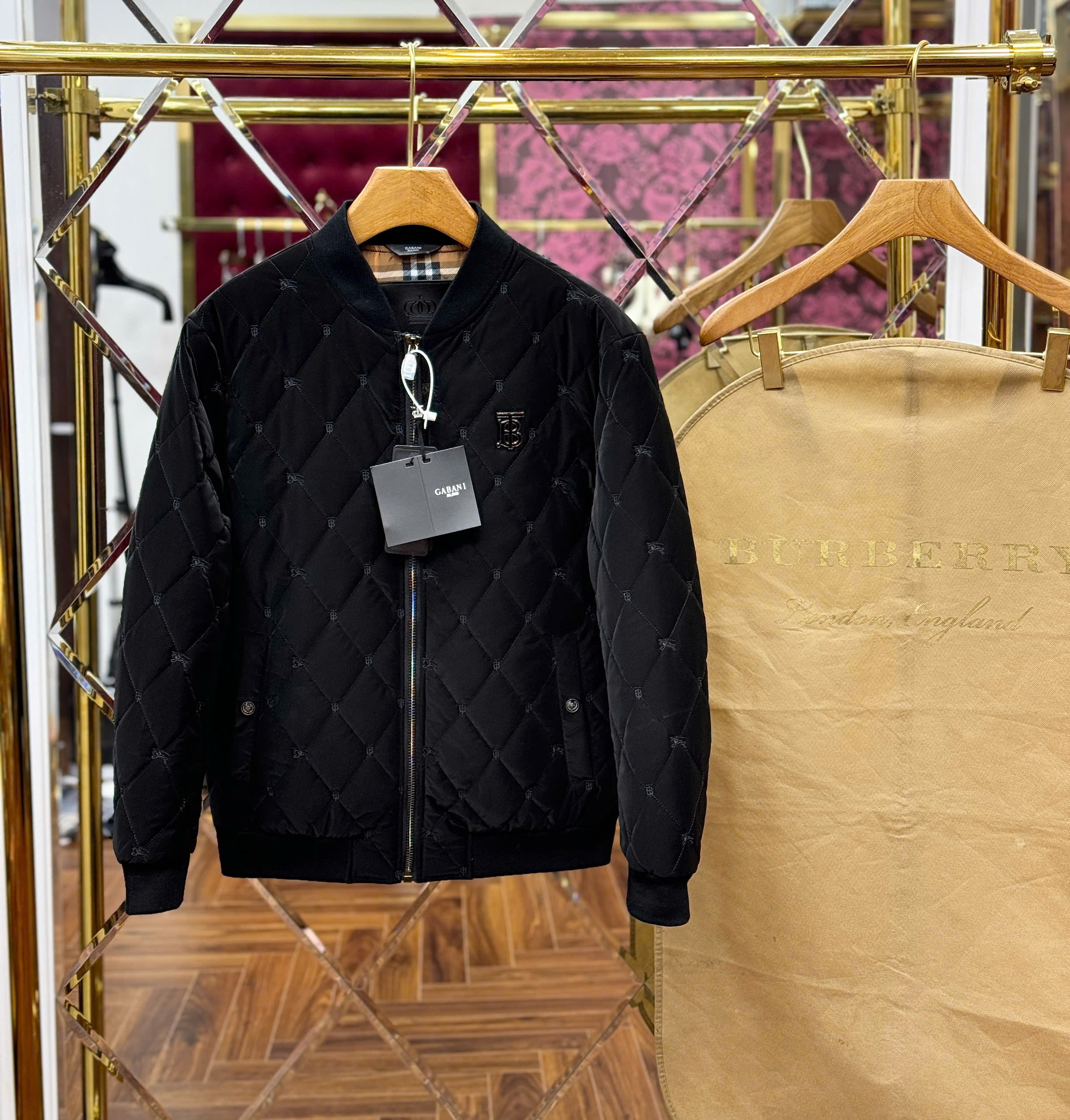 Áo khoác bomber Burberry BBR logo TB ngực lót trong kẻ sọc Like Auth 44-50 MK