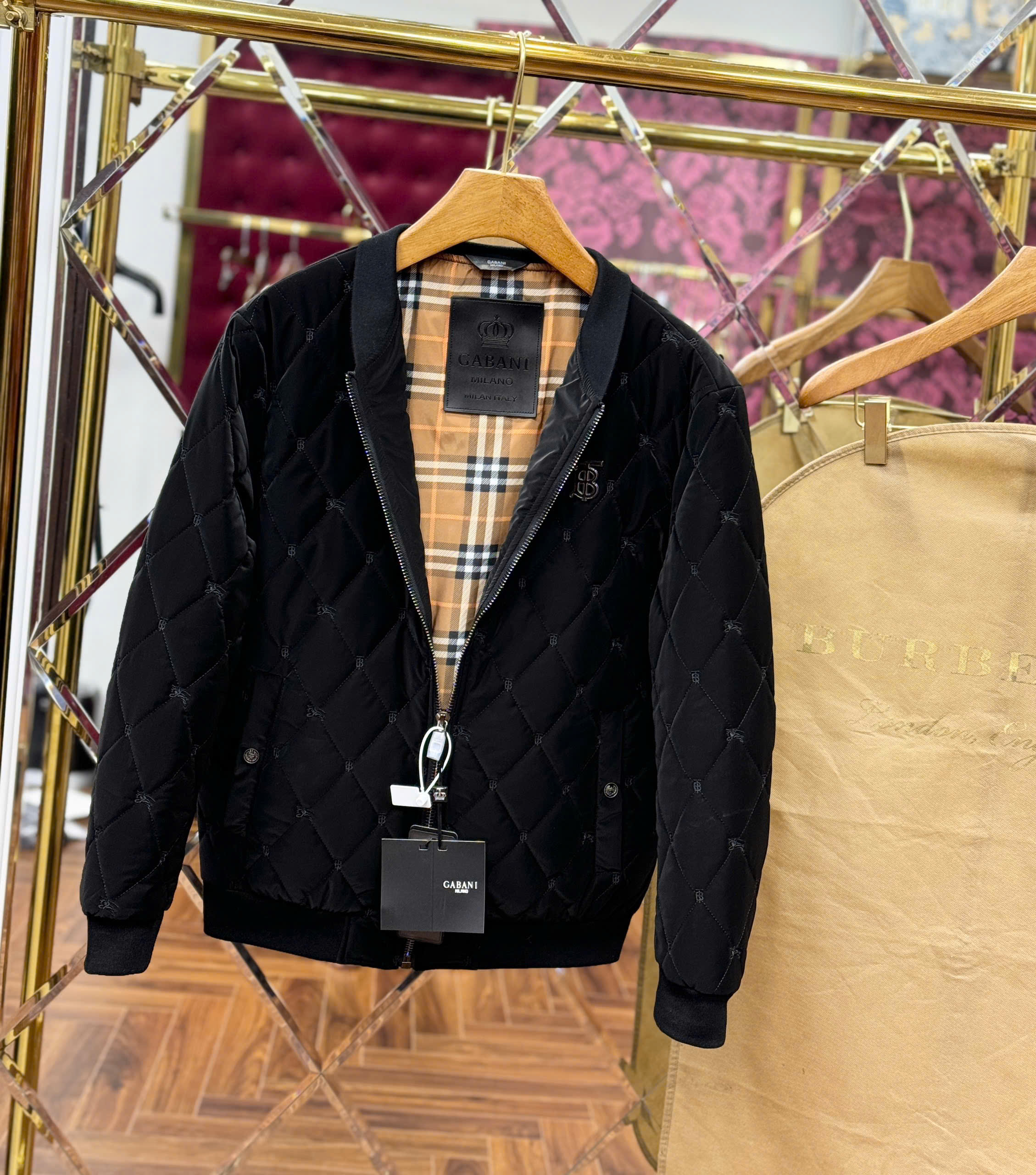 Áo khoác bomber Burberry BBR logo TB ngực lót trong kẻ sọc Like Auth 44-50 MK