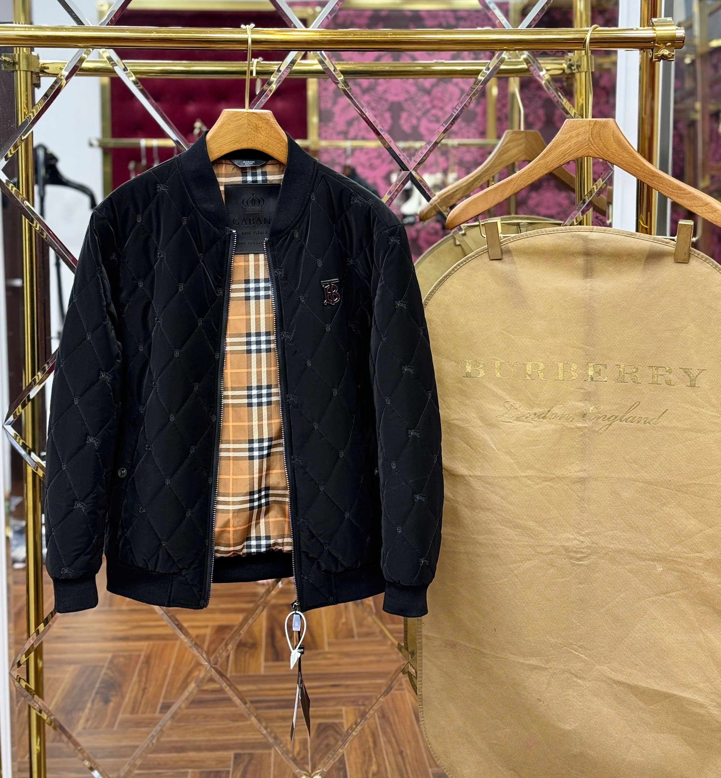 Áo khoác bomber Burberry BBR logo TB ngực lót trong kẻ sọc Like Auth 44-50 MK