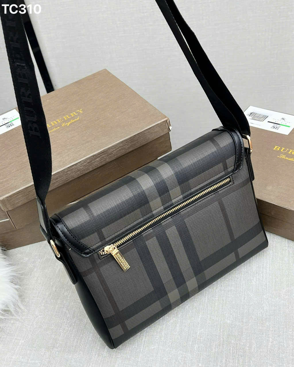 Túi cặp đeo chéo Burberry BBR Đen kẻ sọc nắp gập Like Auth on web fullbox bill thẻ LK