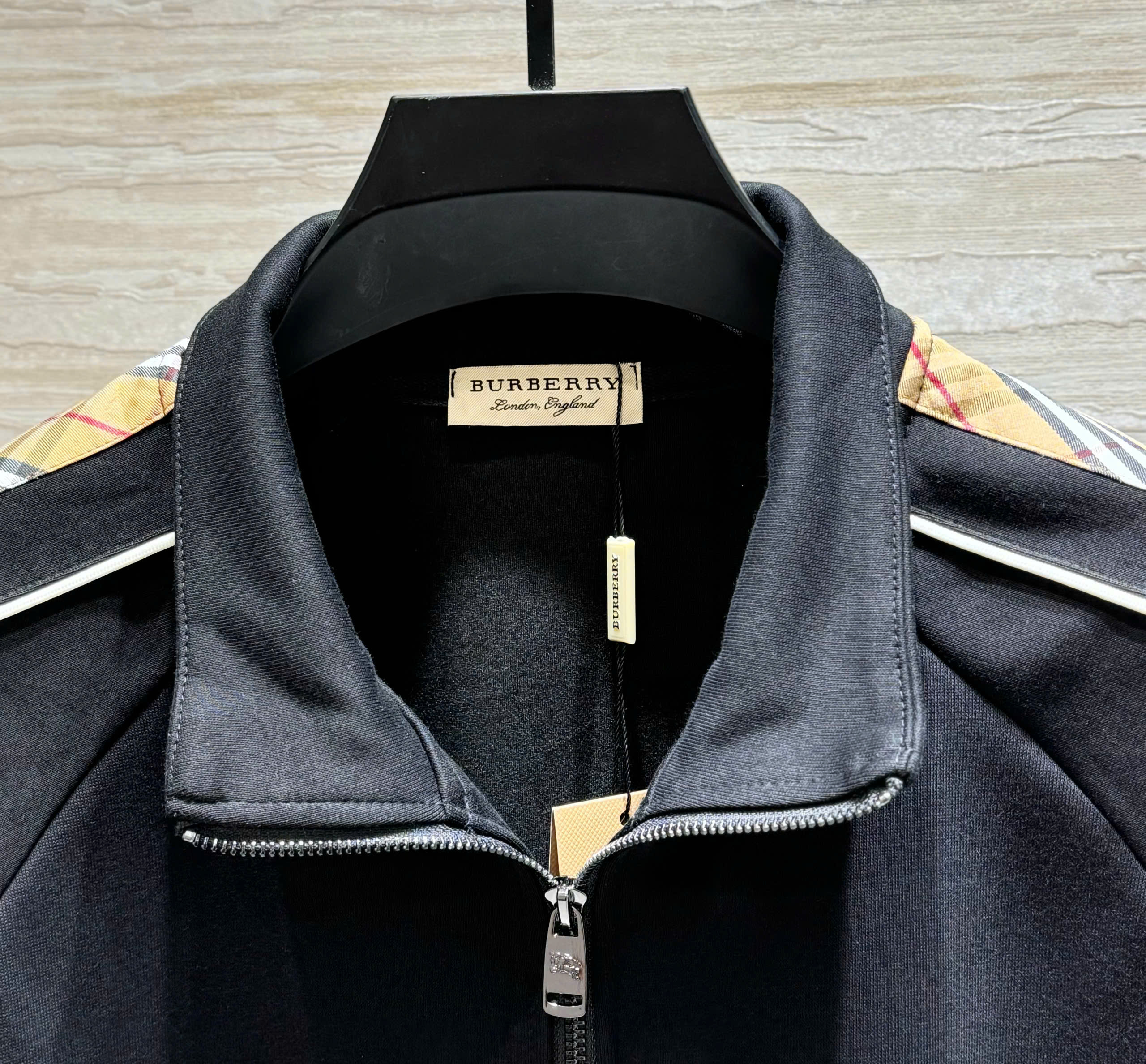 Set bộ nỉ Burberry BBR Đen Đen kẻ sọc viền logo Ngựa bay ngực Like Auth M-XXL DDT