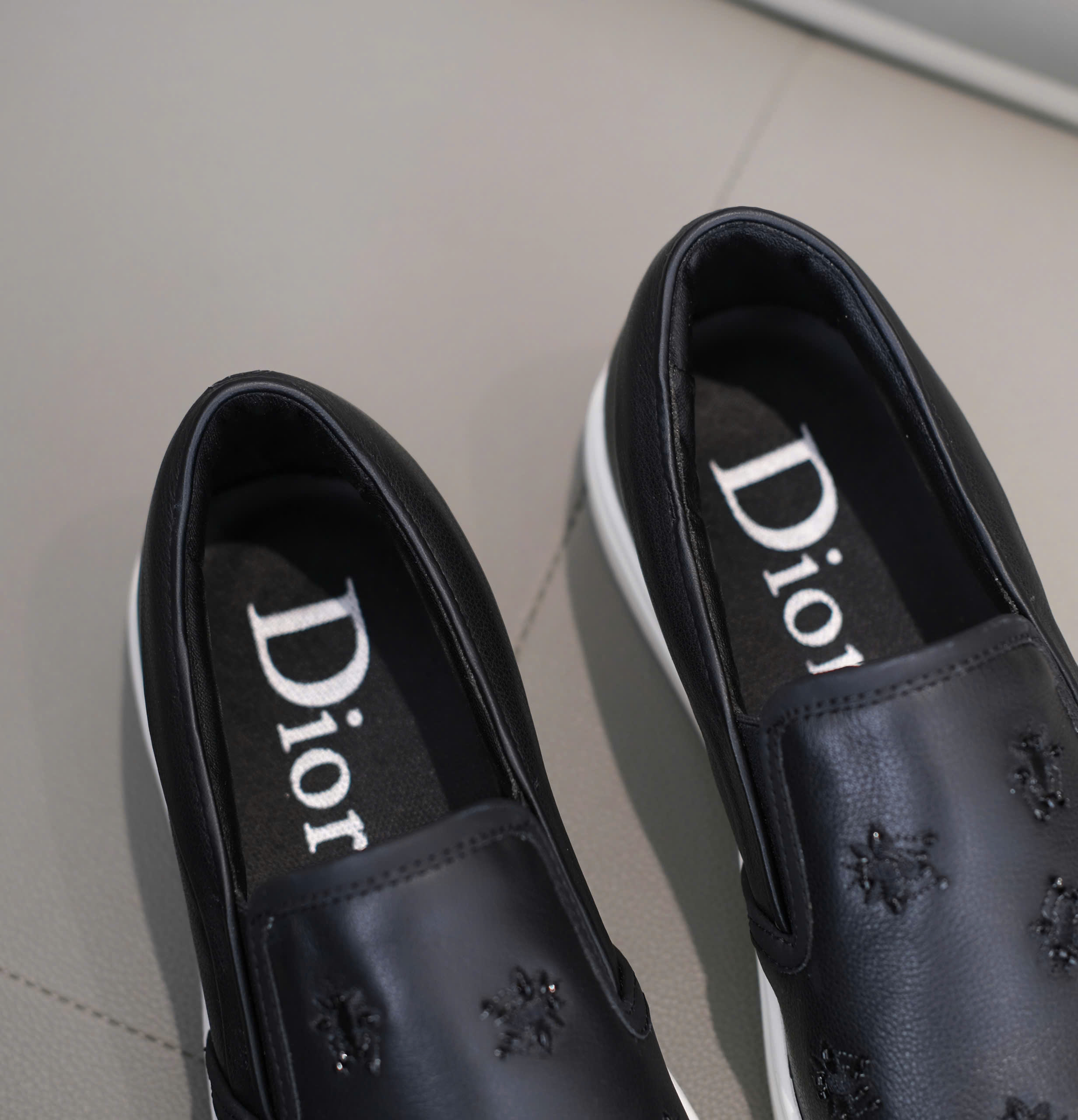 Giày slipon Dior CD thêu Ong full Like Auth 38-43 DDT