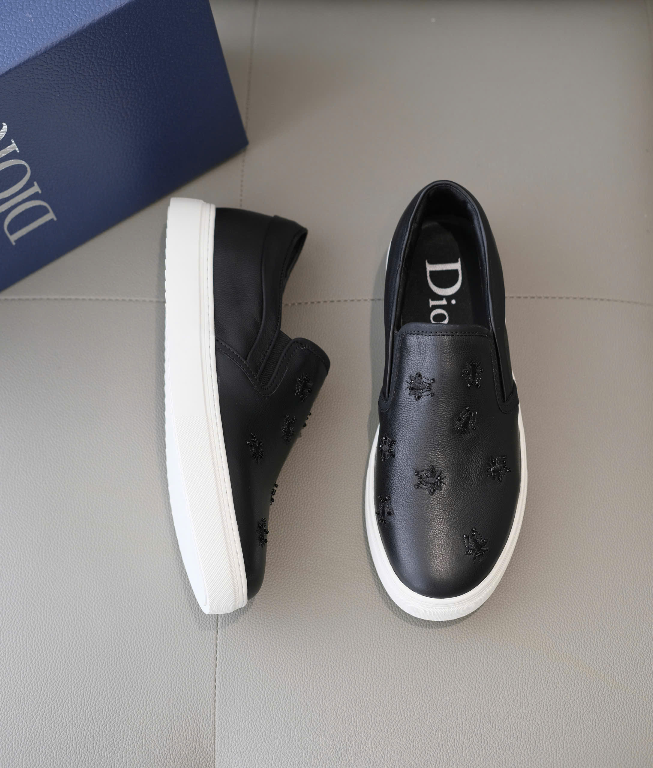 Giày slipon Dior CD thêu Ong full Like Auth 38-43 DDT