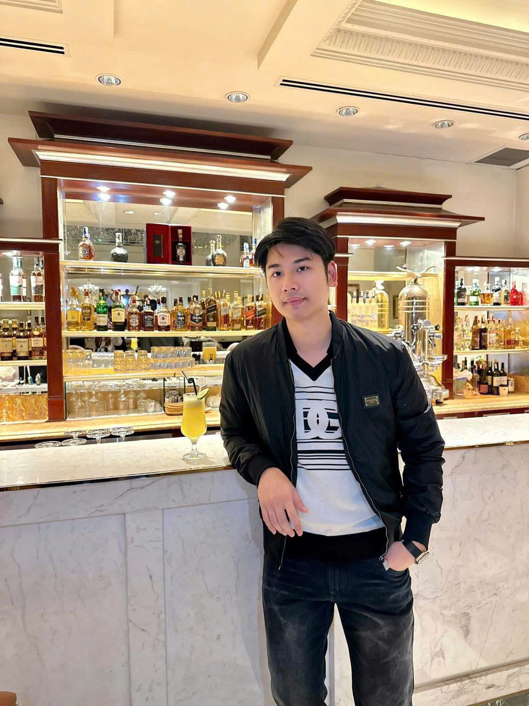 Áo khoác bomber Jacket Dolce Gabbana DG Đen trơn logo tag vuông ngực Like Auth 44-50 MK