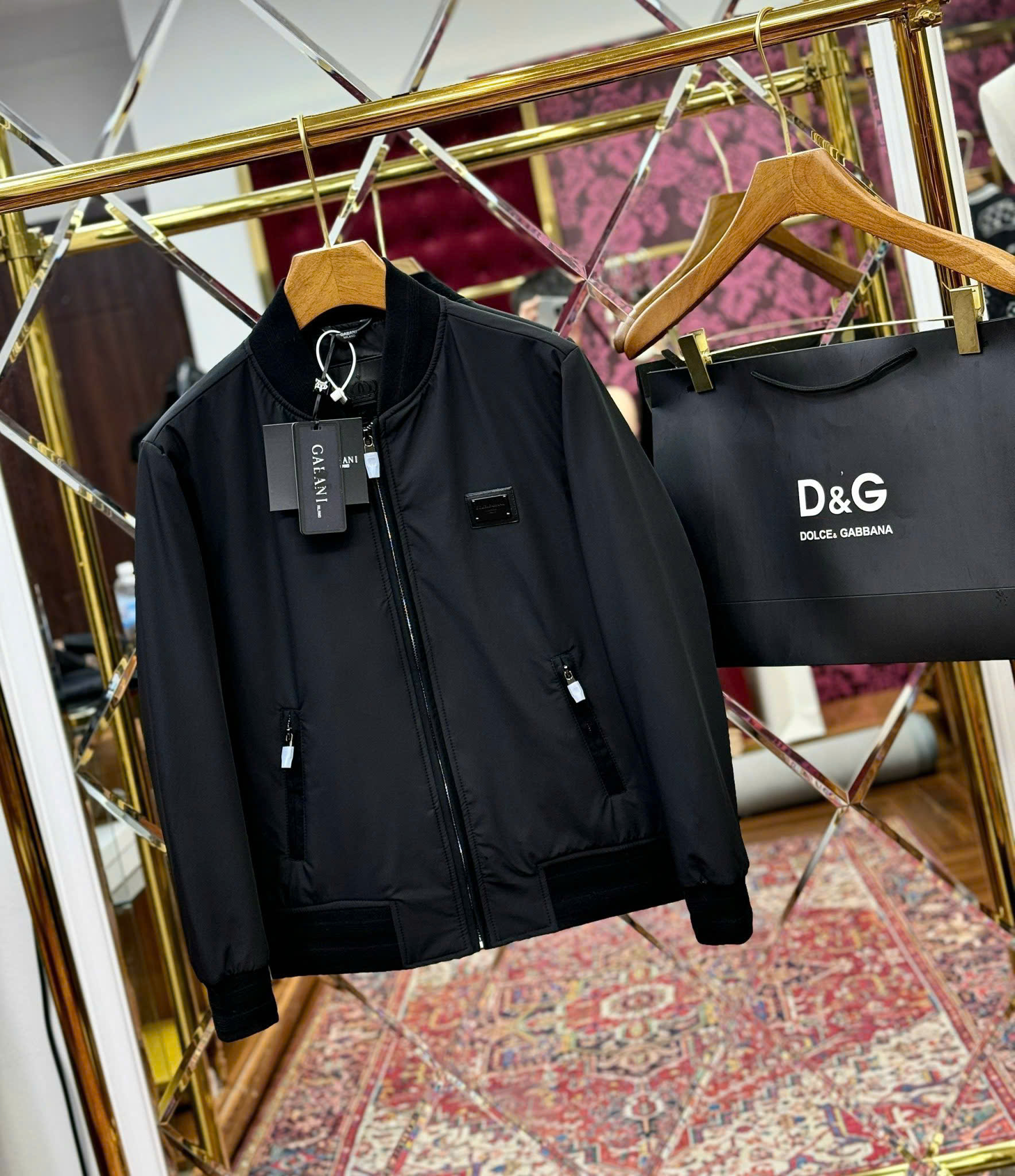 Áo khoác bomber Jacket Dolce Gabbana DG Đen trơn logo tag vuông ngực Like Auth 44-50 MK