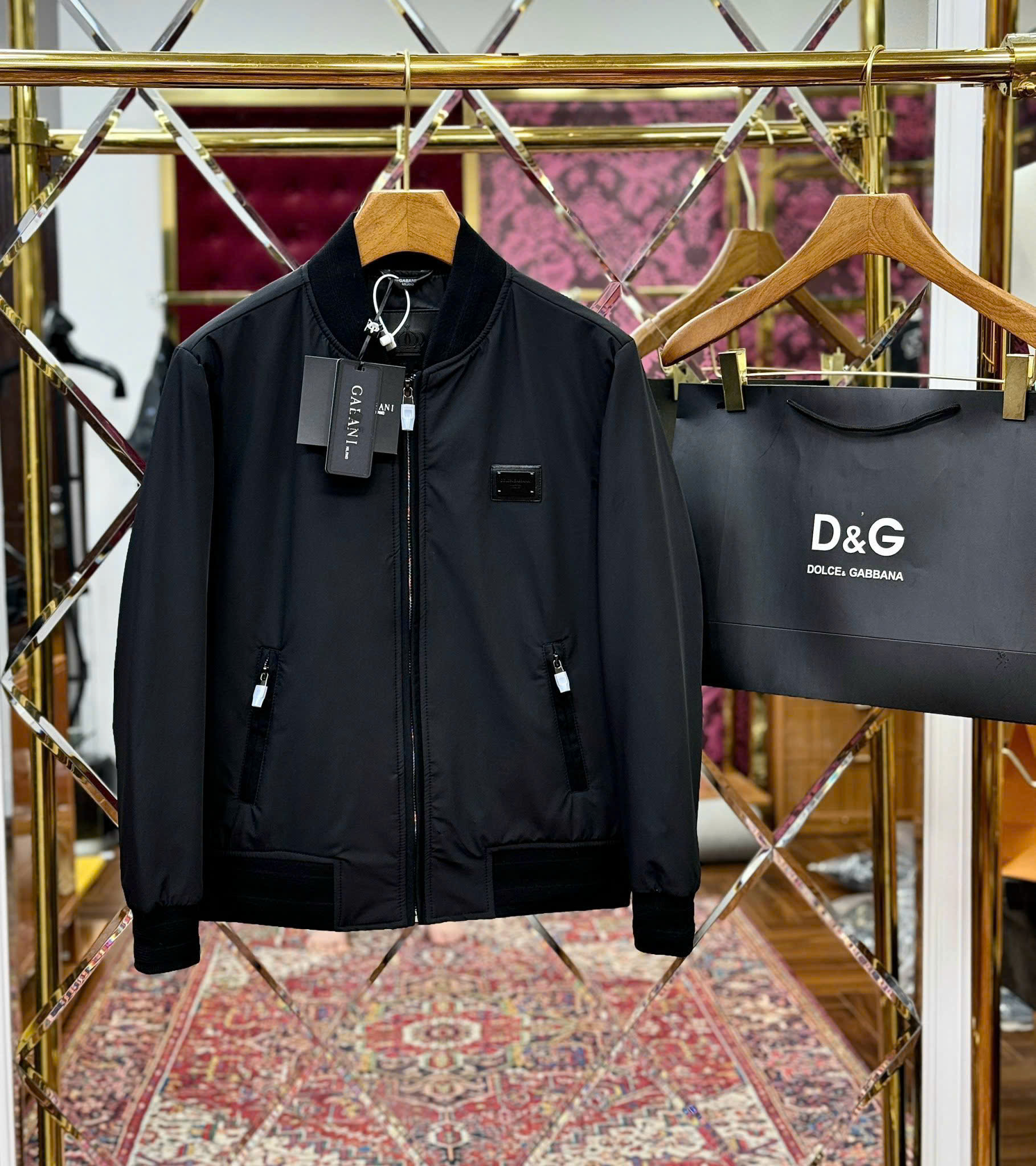 Áo khoác bomber Jacket Dolce Gabbana DG Đen trơn logo tag vuông ngực Like Auth 44-50 MK