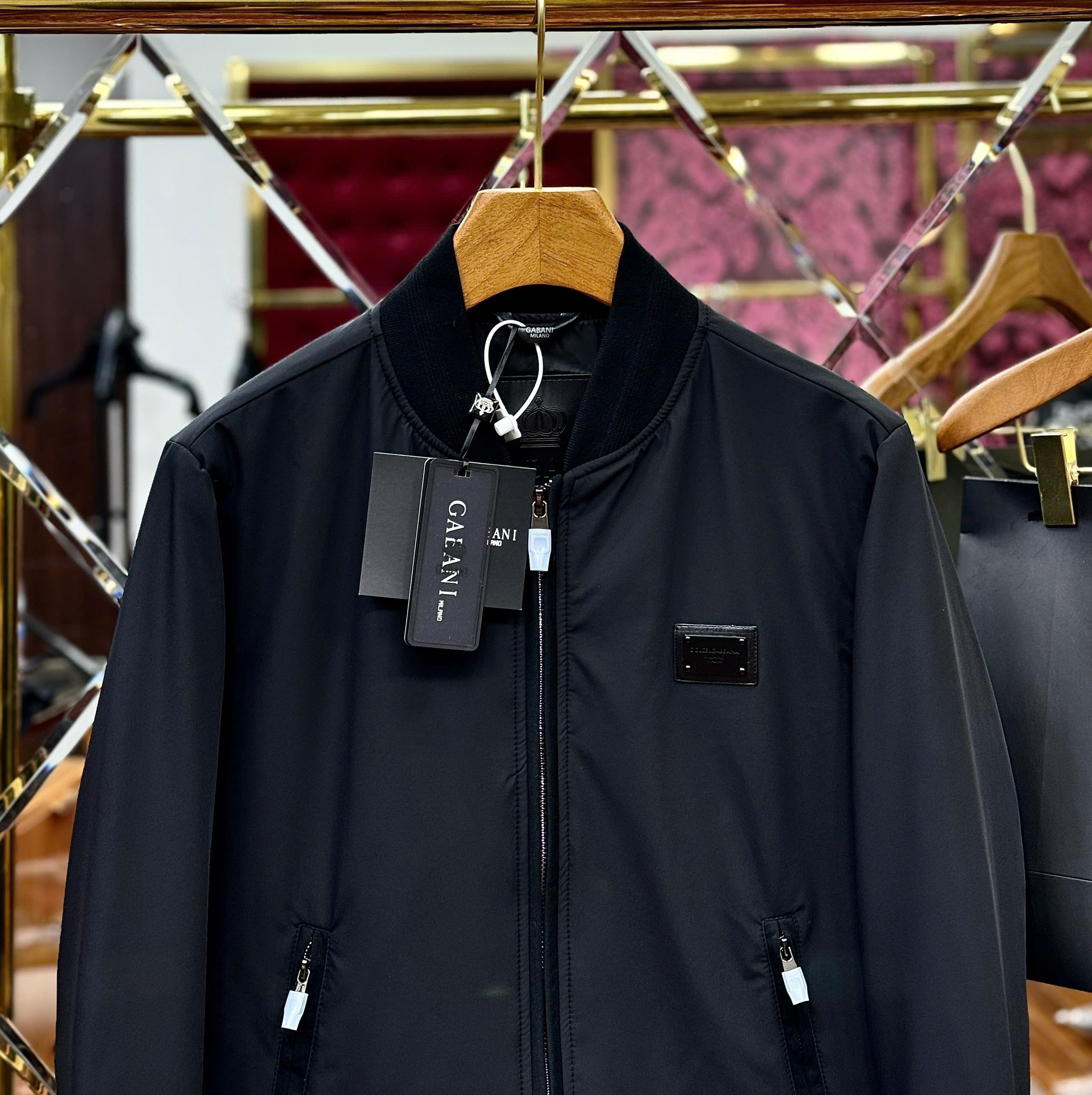 Áo khoác bomber Jacket Dolce Gabbana DG Đen trơn logo tag vuông ngực Like Auth 44-50 MK