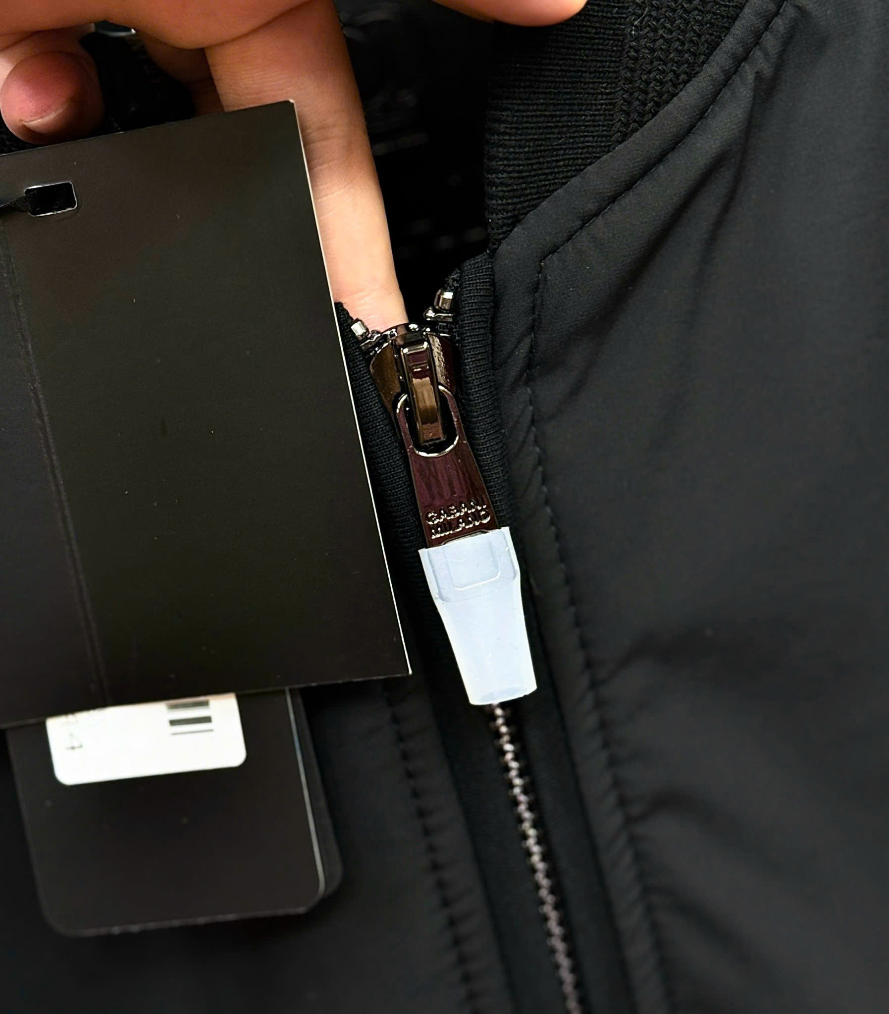 Áo khoác bomber Jacket Dolce Gabbana DG Đen trơn logo tag vuông ngực Like Auth 44-50 MK