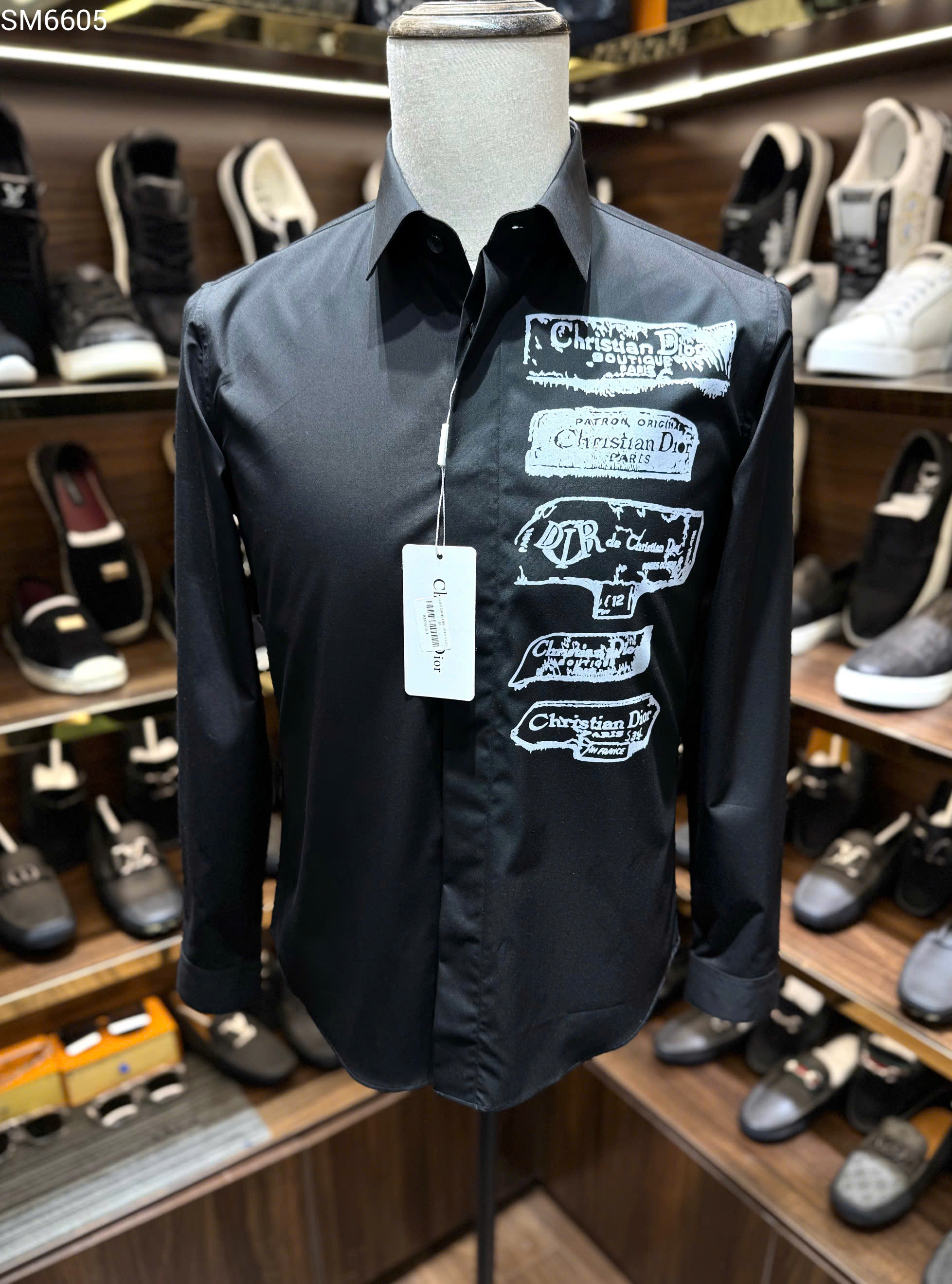 Áo sơ mi dài tay Dior CD Đen họa tiết tag logo vuông Trắng Like Auth on web MK