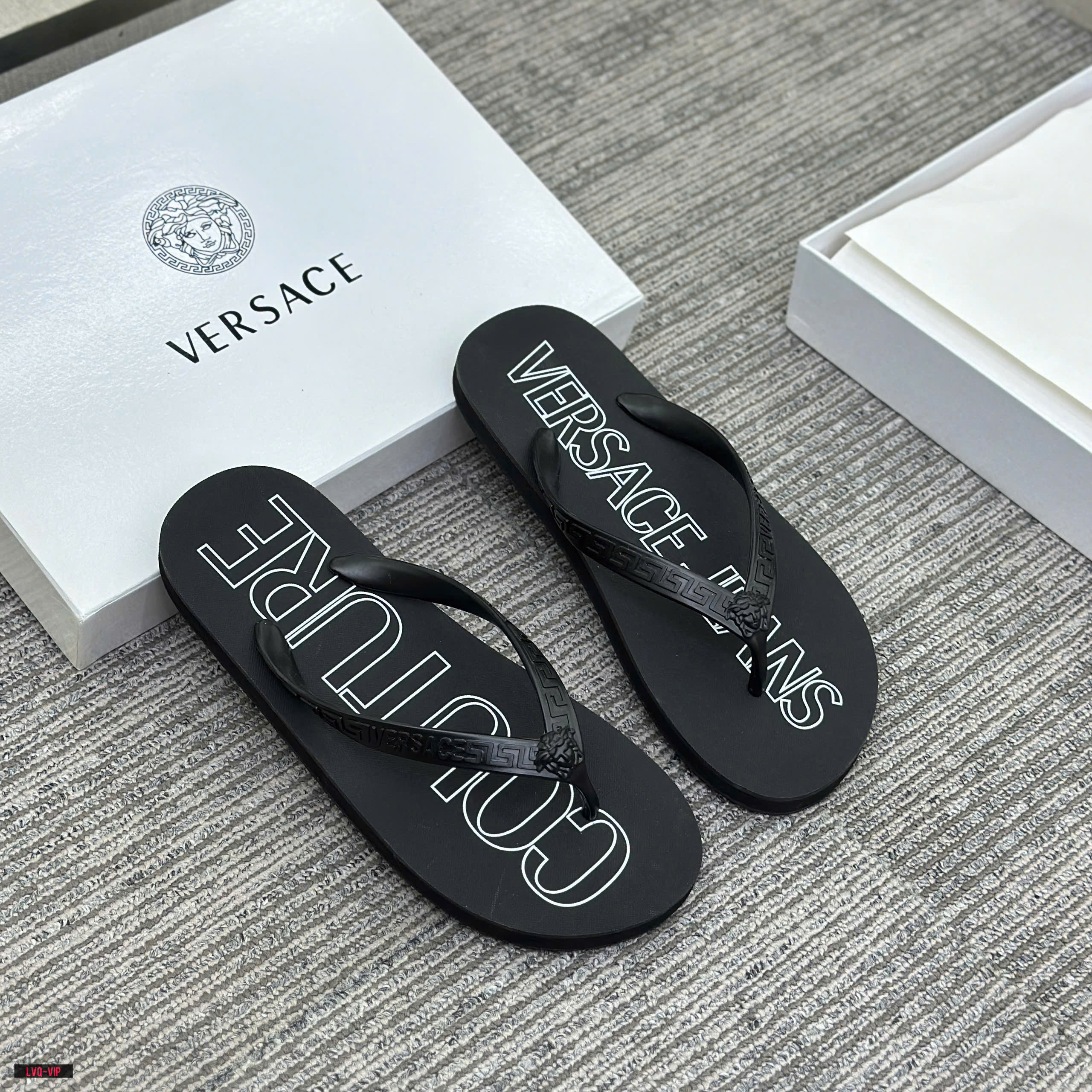 Dép kẹp xỏ ngón flip flop Versace VS Jean Couture basic chữ Trắng Like Auth 38-43 LVQ