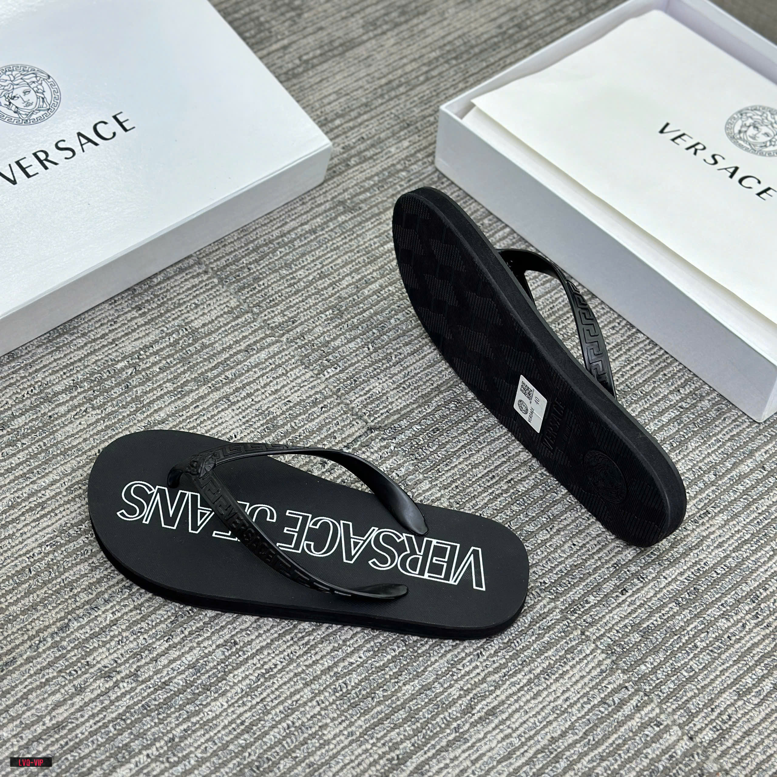 Dép kẹp xỏ ngón flip flop Versace VS Jean Couture basic chữ Trắng Like Auth 38-43 LVQ