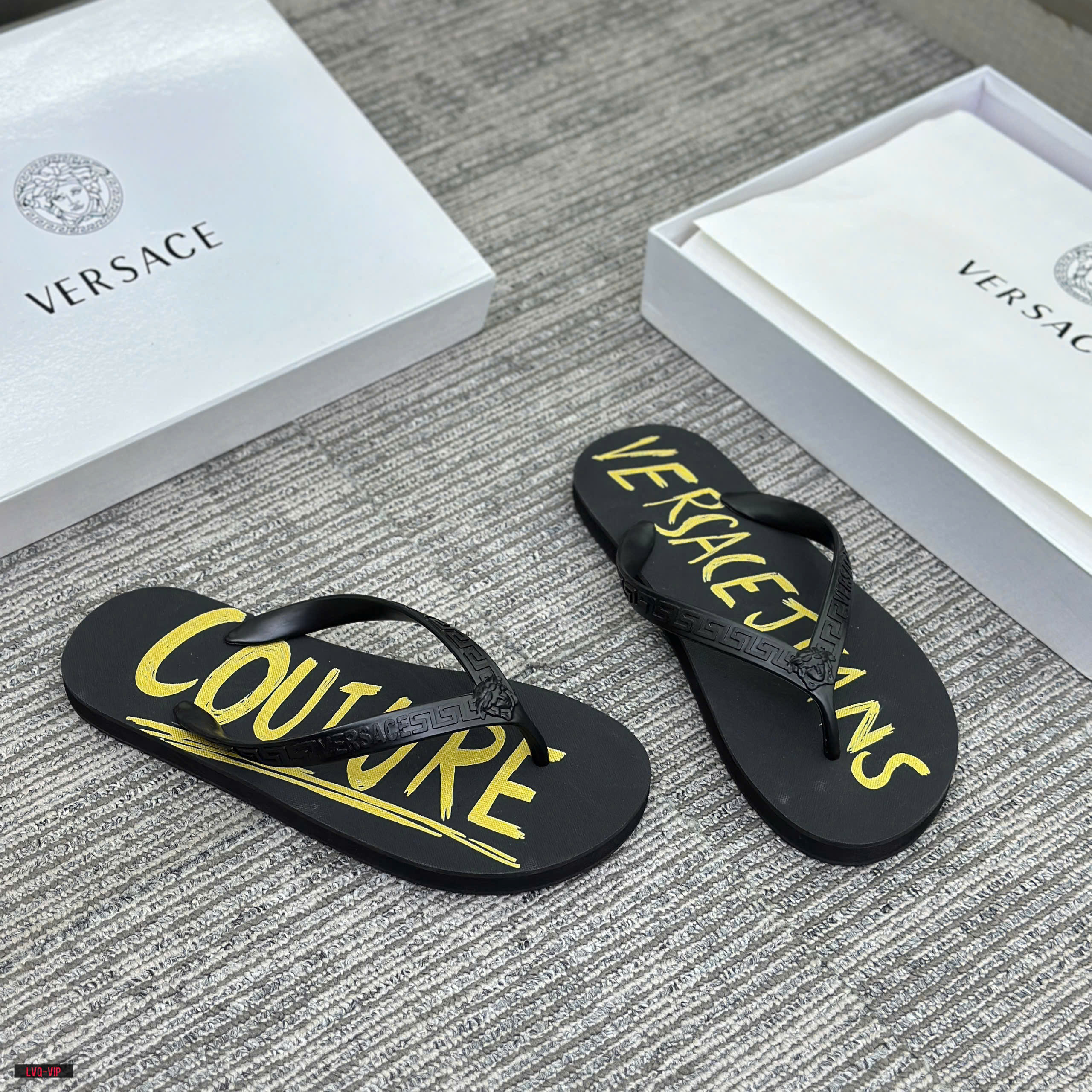 Dép kẹp xỏ ngón flip flop Versace VS Jean Couture basic chữ Vàng Like Auth 38-43 LVQ