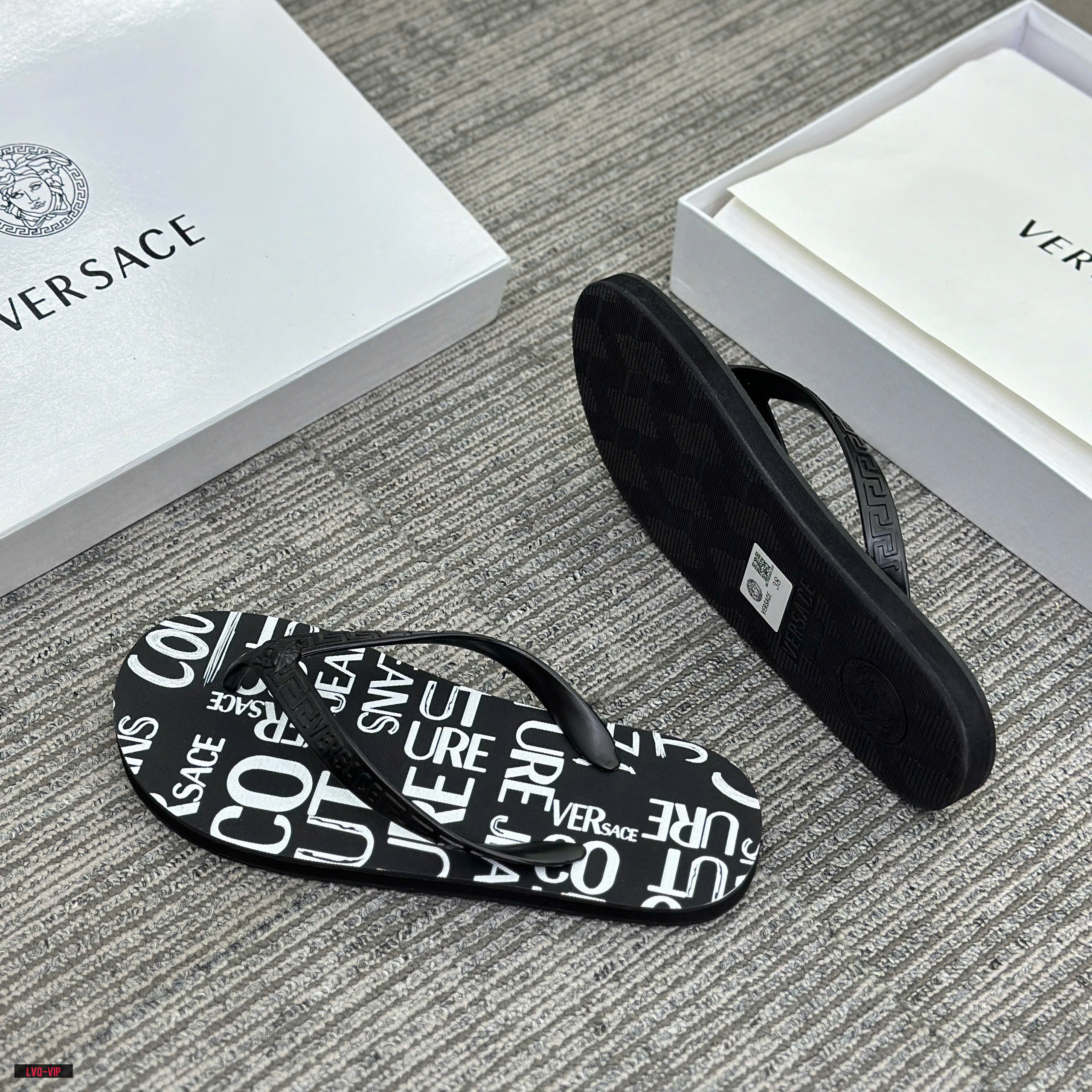 Dép kẹp xỏ ngón flip flop Versace VS Jean Couture logo chữ ký Trắng Like Auth 38-43 LVQ