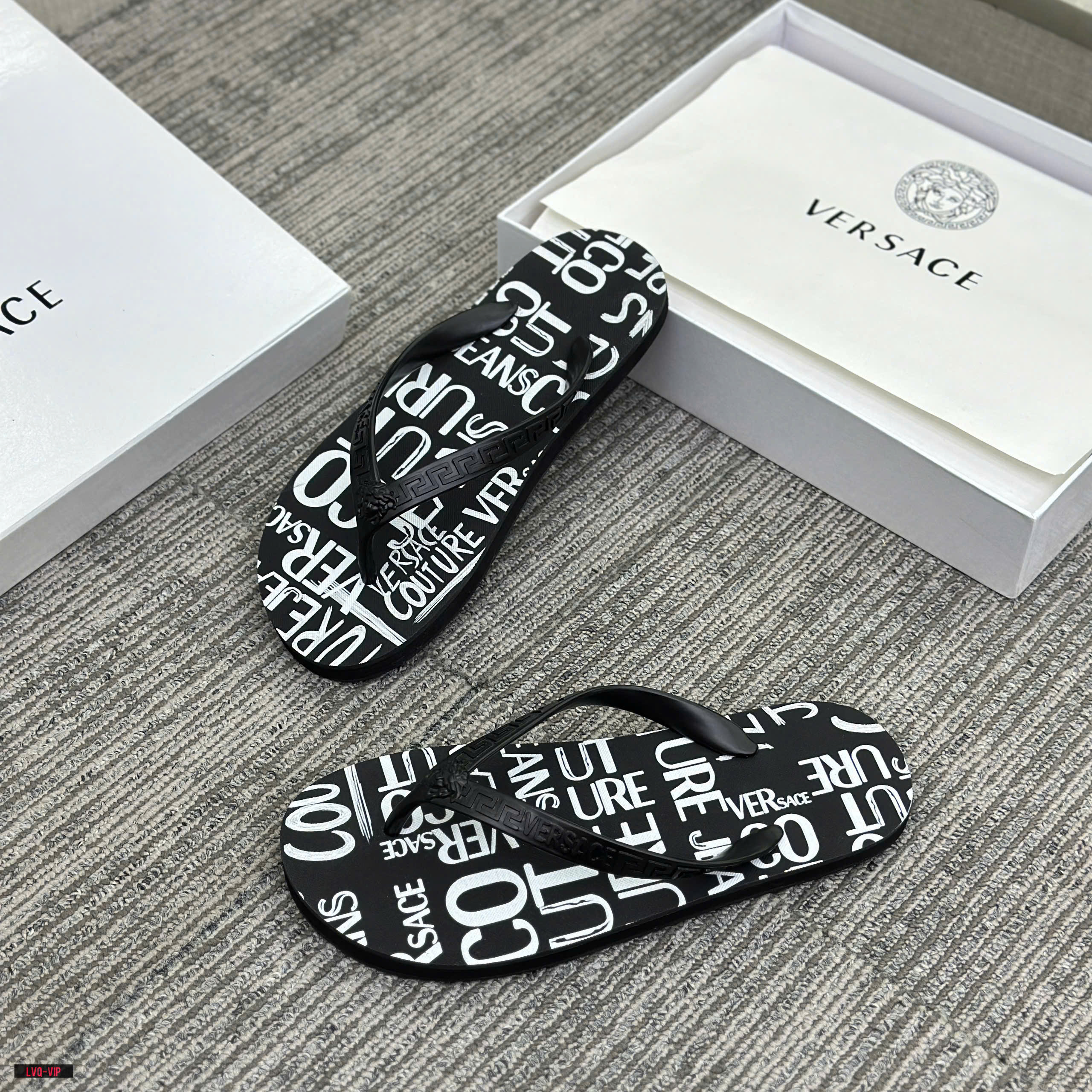 Dép kẹp xỏ ngón flip flop Versace VS Jean Couture logo chữ ký Trắng Like Auth 38-43 LVQ