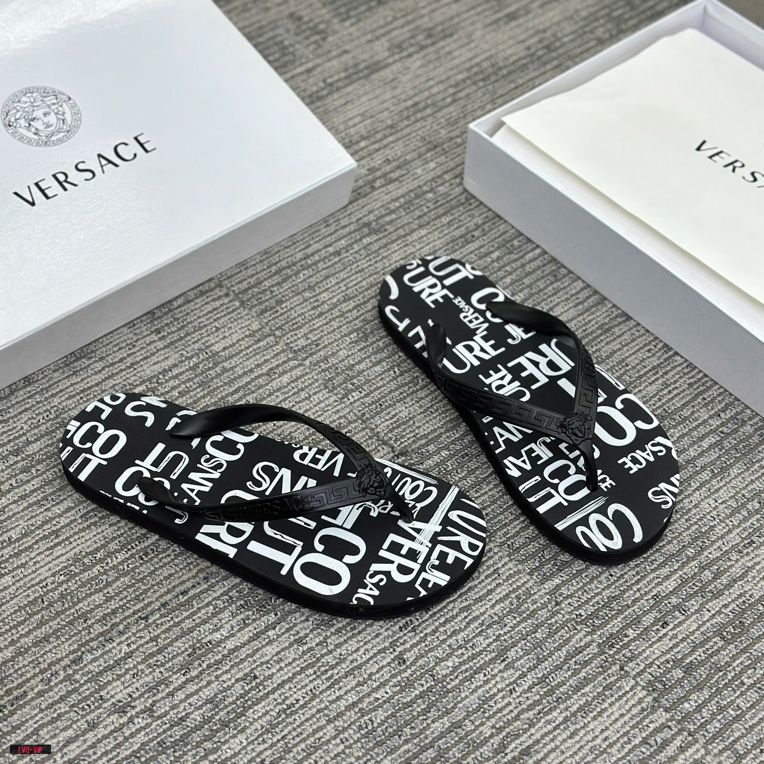 Dép kẹp xỏ ngón flip flop Versace VS Jean Couture logo chữ ký Trắng Like Auth 38-43 LVQ