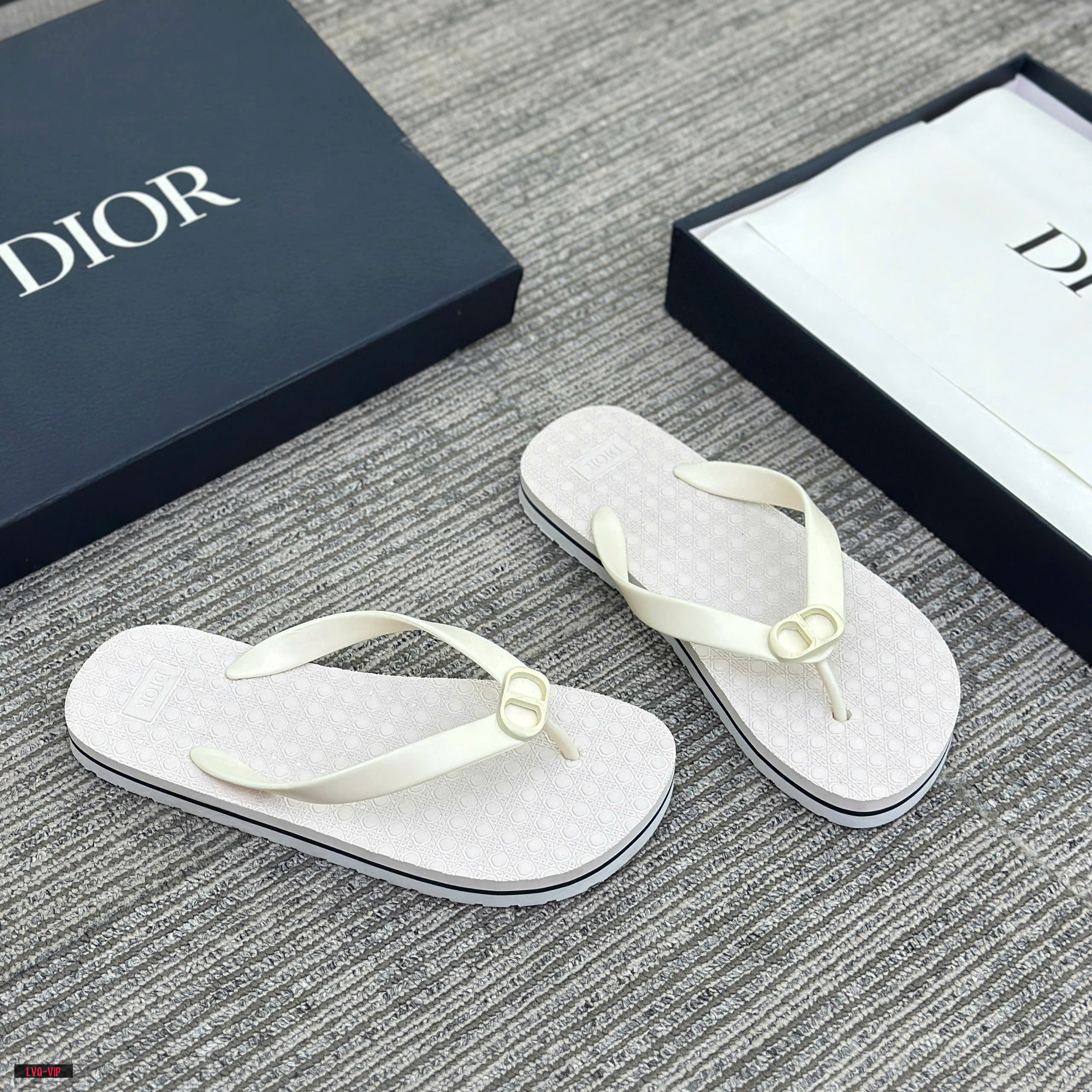 Dép xỏ ngón flip flop Dior CD đế chấm bi Like Auth 38-43 LVQ\Đen