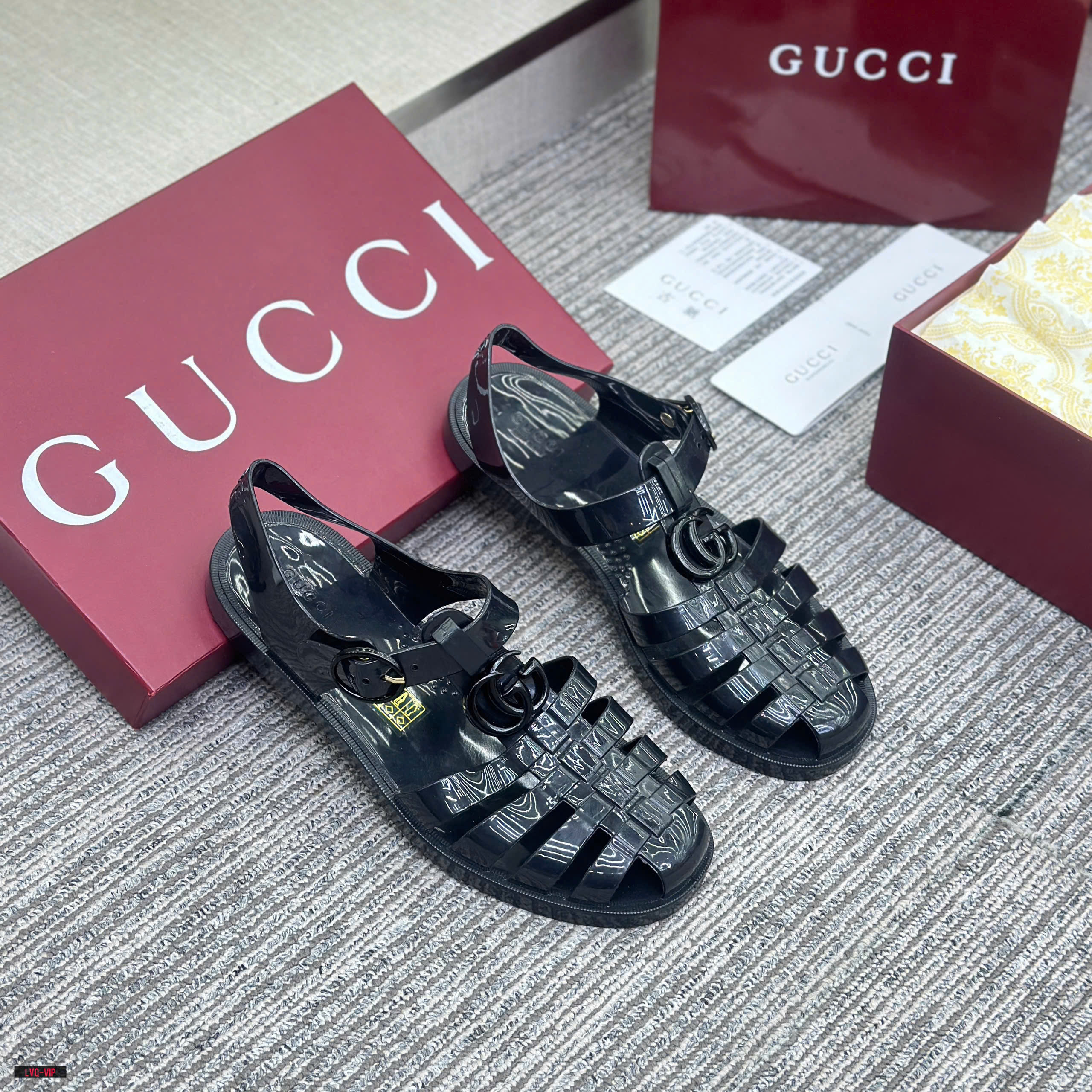 Dép sandal giọ Gucci Đen bóng tag logo GC Like Auth 38-43 LVQ
