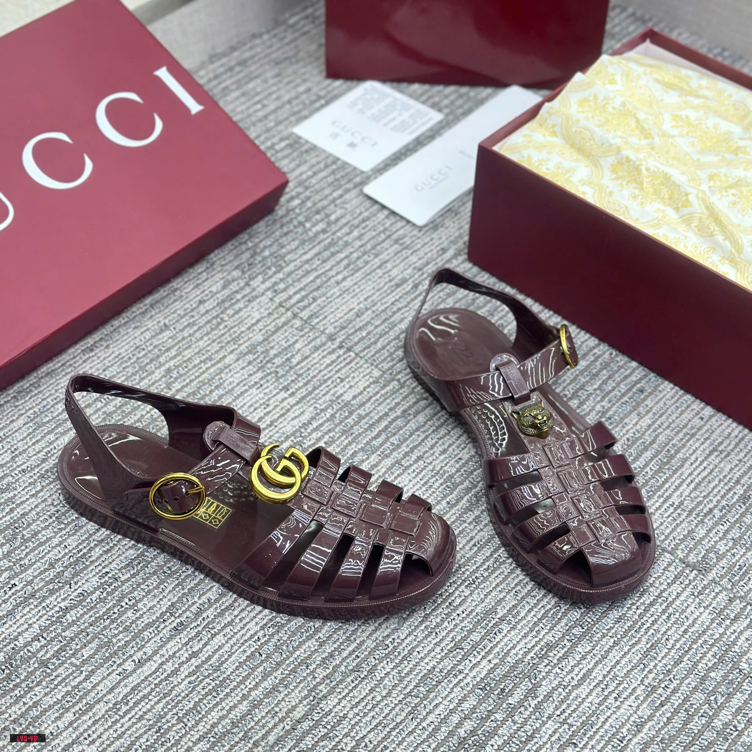 Dép sandal giọ Gucci GC Nâu bóng tag GC và mặt Hổ Vàng Like Auth 38-43 LVQ