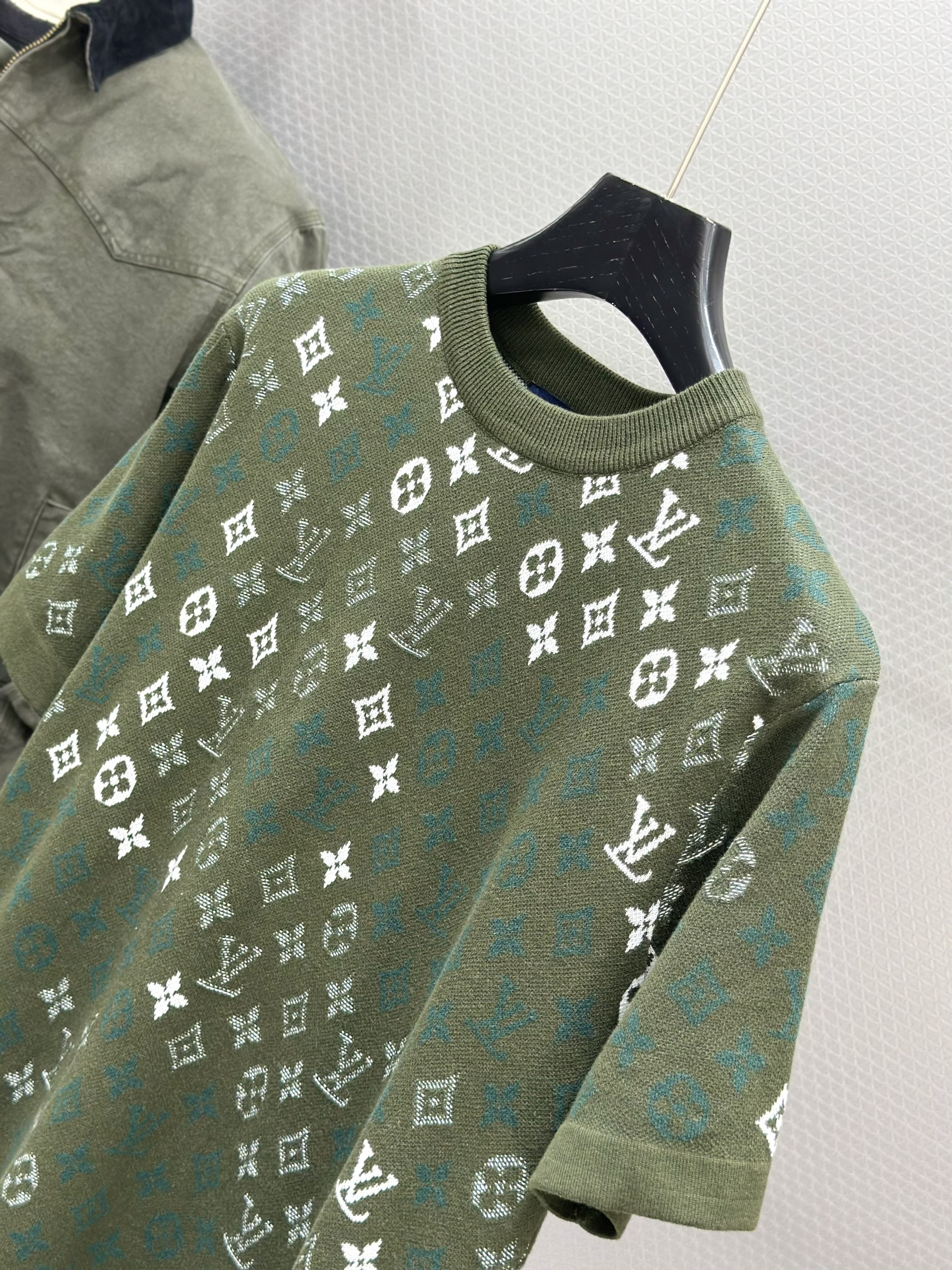 Áo phông T shirt Louis Vuitton LV monogram Xanh rêu Like Auth 46-52 VTN