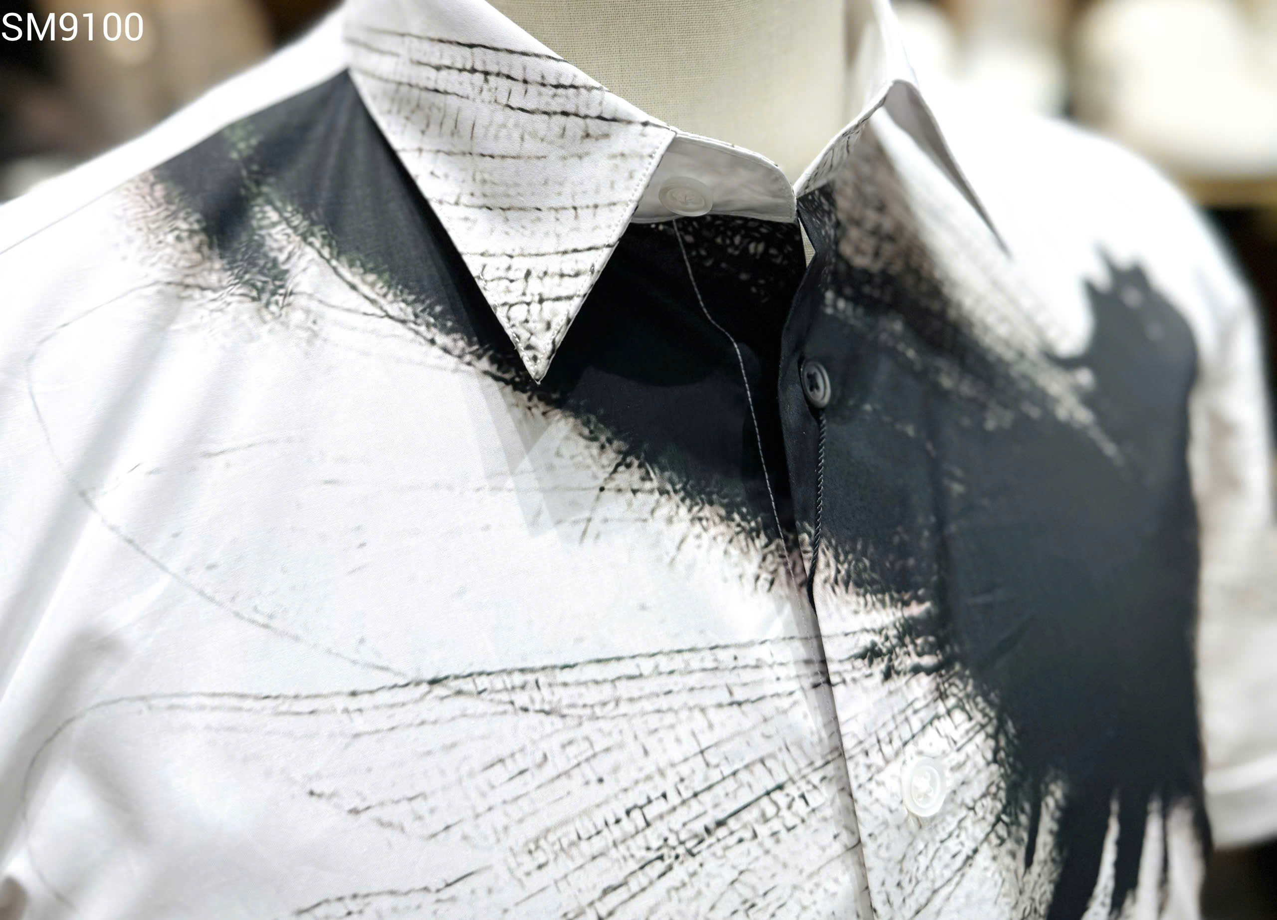 Áo sơ mi cộc tay McQueen MCQ Trắng họa tiết chuồn chuồn Đen ngực Like Auth on web MK