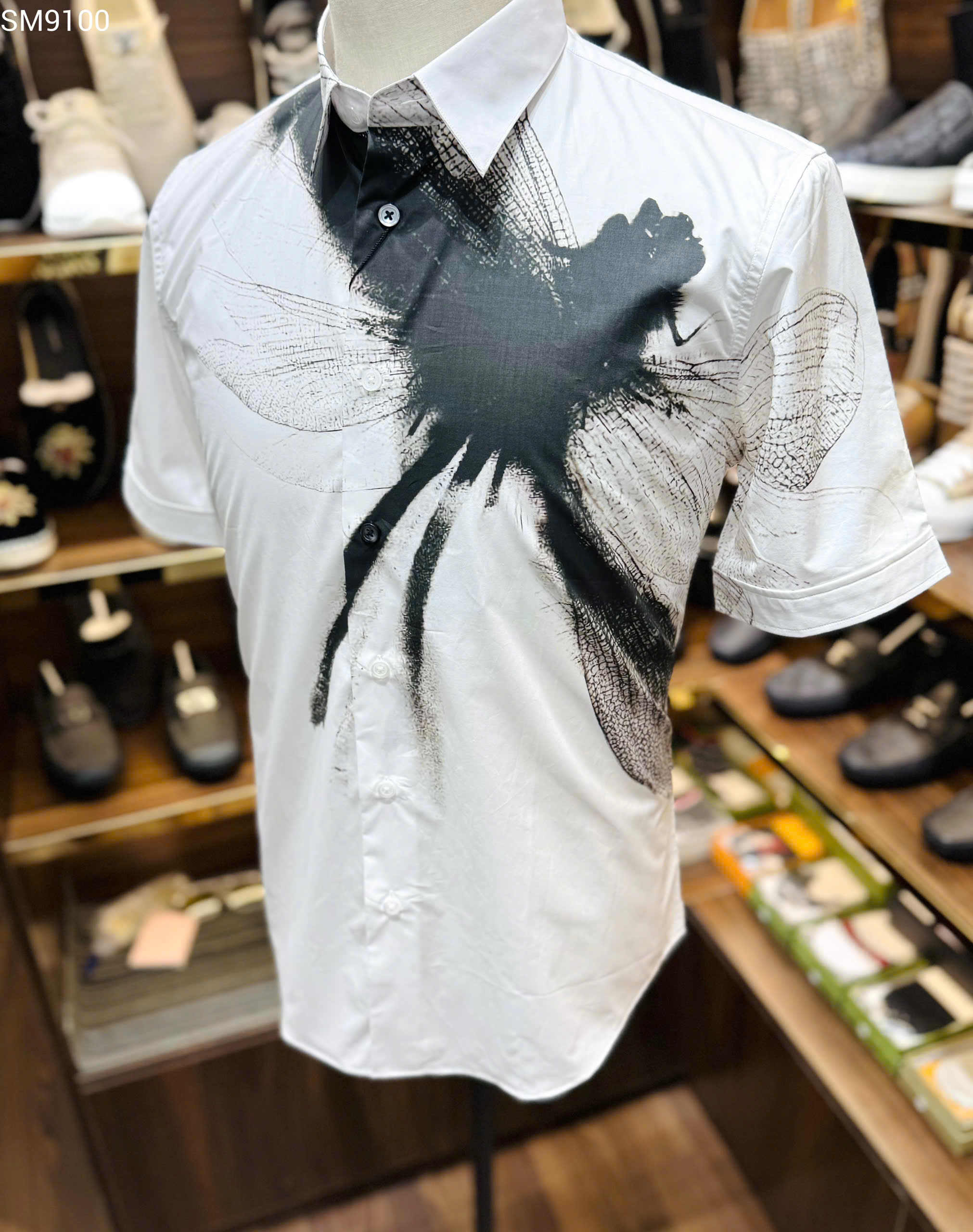 Áo sơ mi cộc tay McQueen MCQ Trắng họa tiết chuồn chuồn Đen ngực Like Auth on web MK