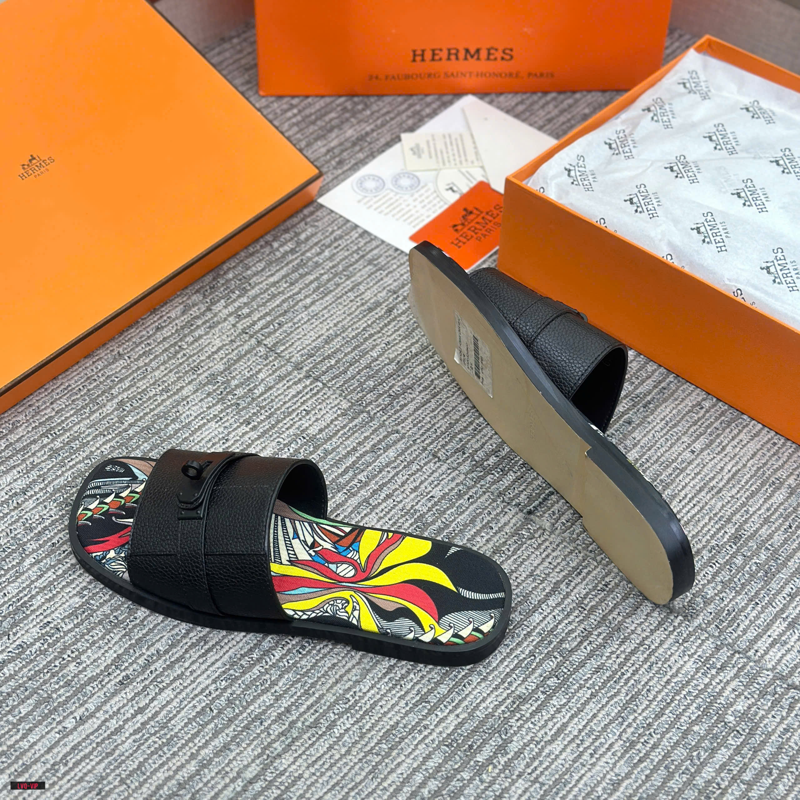 Dép lê Hermes HM mũi  Trâu Đen khóa móc Bạc họa tiết hoa lá đế Like Auth 38-43 LVQ