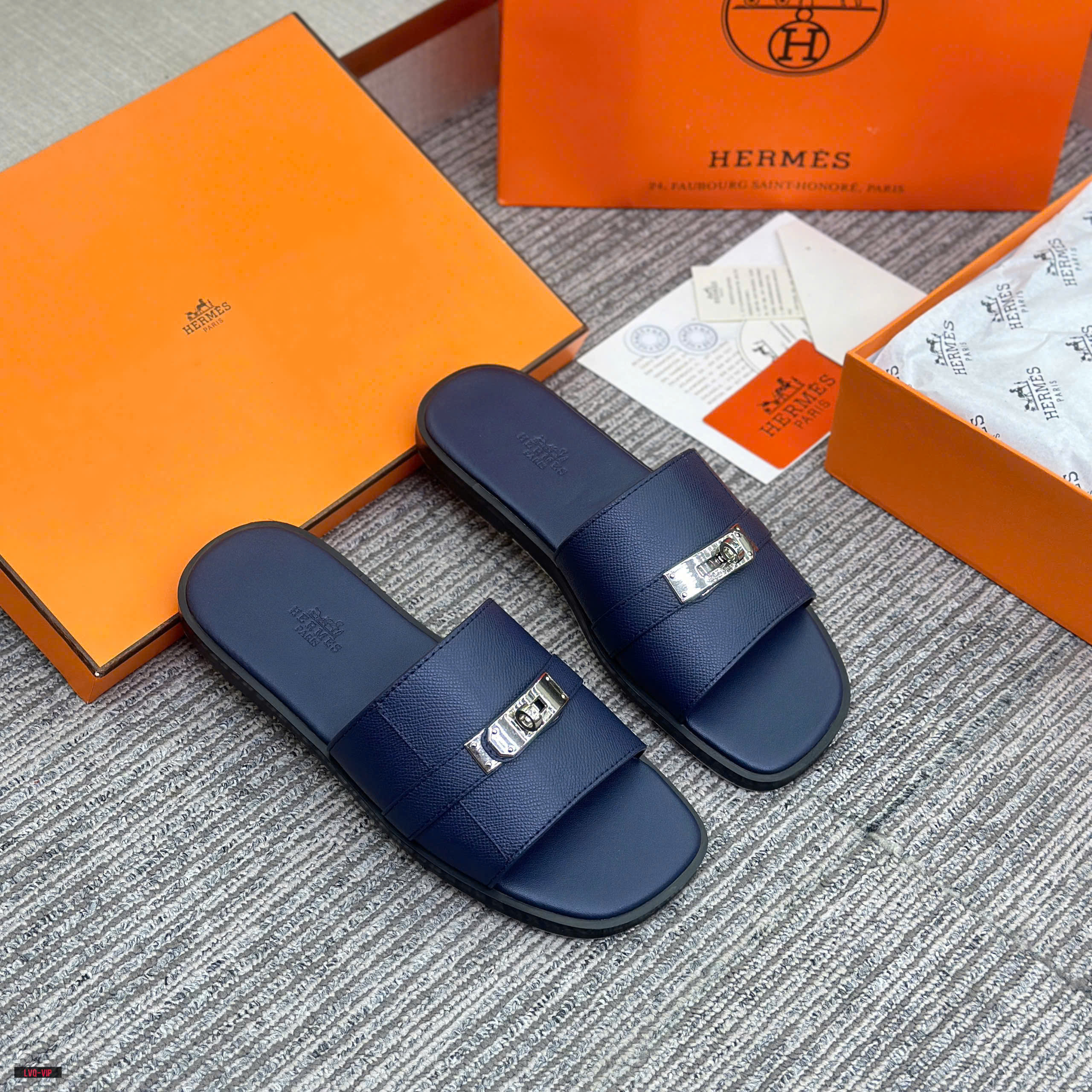 Dép lê Hermes HM mũi  Trâu Xanh Than khóa móc Bạc Like Auth 38-43 LVQ