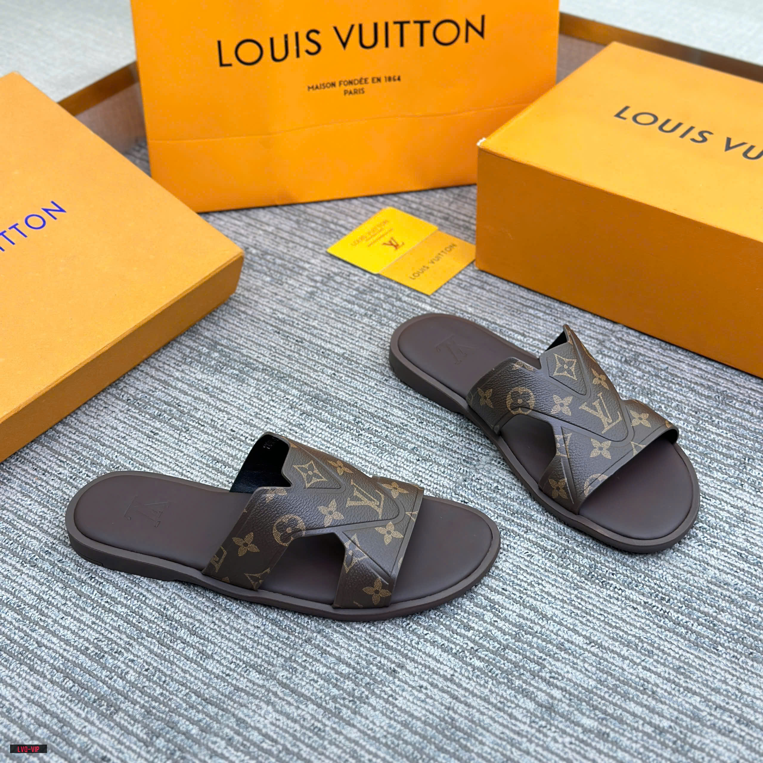Dép quai chéo Louis Vuitton LV Nâu monogram Like Auth 38-43 LVQ