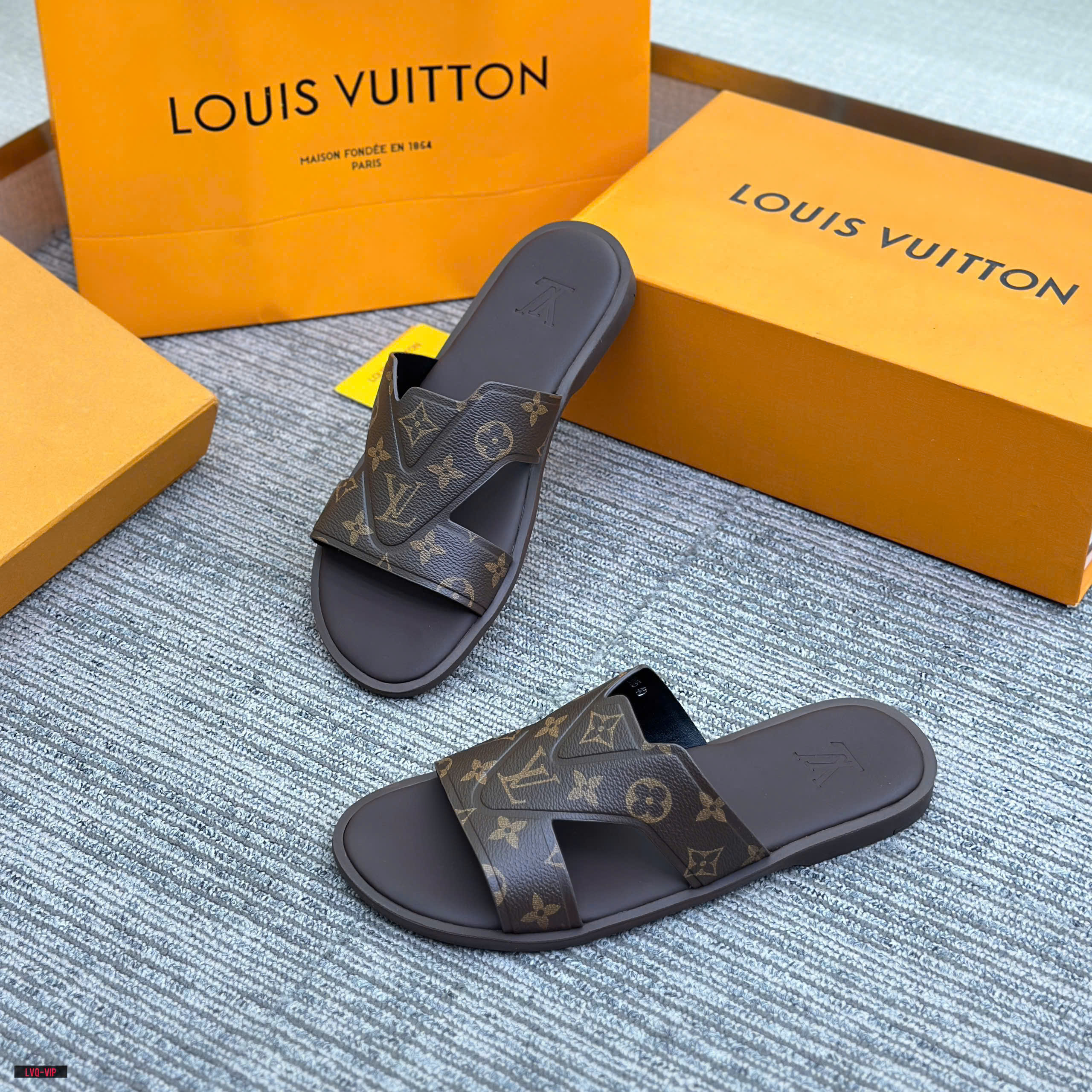 Dép quai chéo Louis Vuitton LV Nâu monogram Like Auth 38-43 LVQ