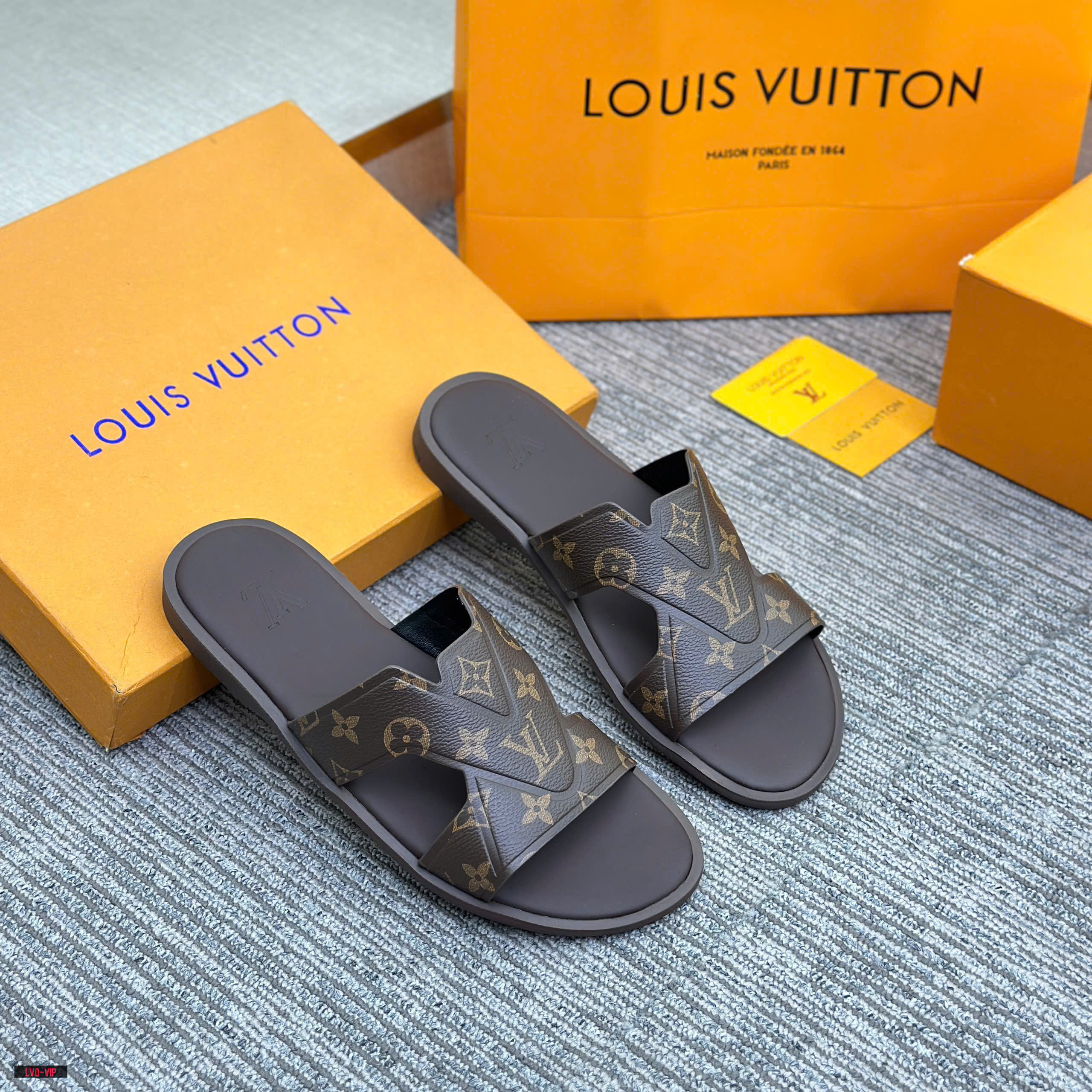 Dép quai chéo Louis Vuitton LV Nâu monogram Like Auth 38-43 LVQ