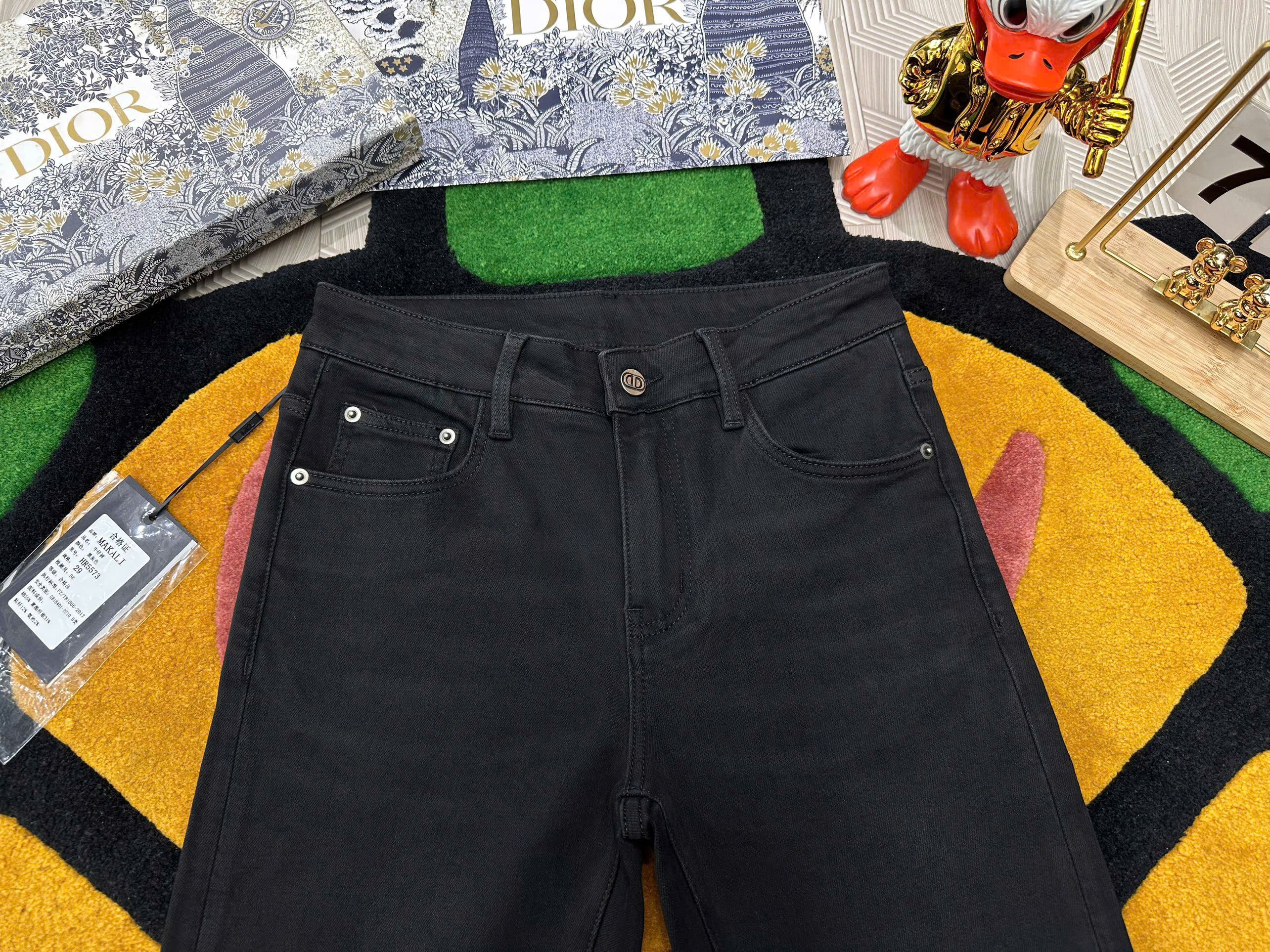 Quần Jean bò Dior CD Đen trơn logo thêu bọ hung túi sau Like Auth 29-34 MK