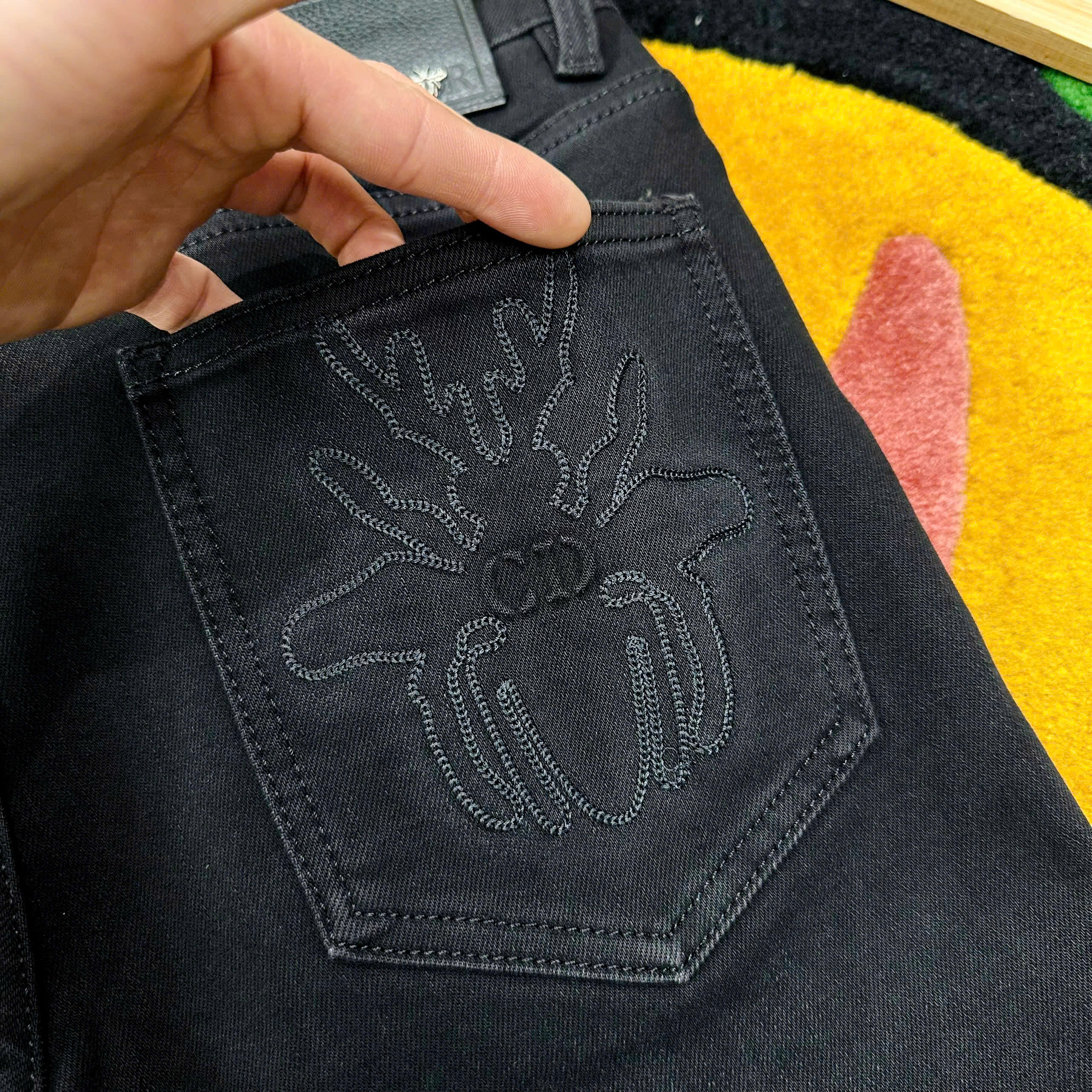 Quần Jean bò Dior CD Đen trơn logo thêu bọ hung túi sau Like Auth 29-34 MK