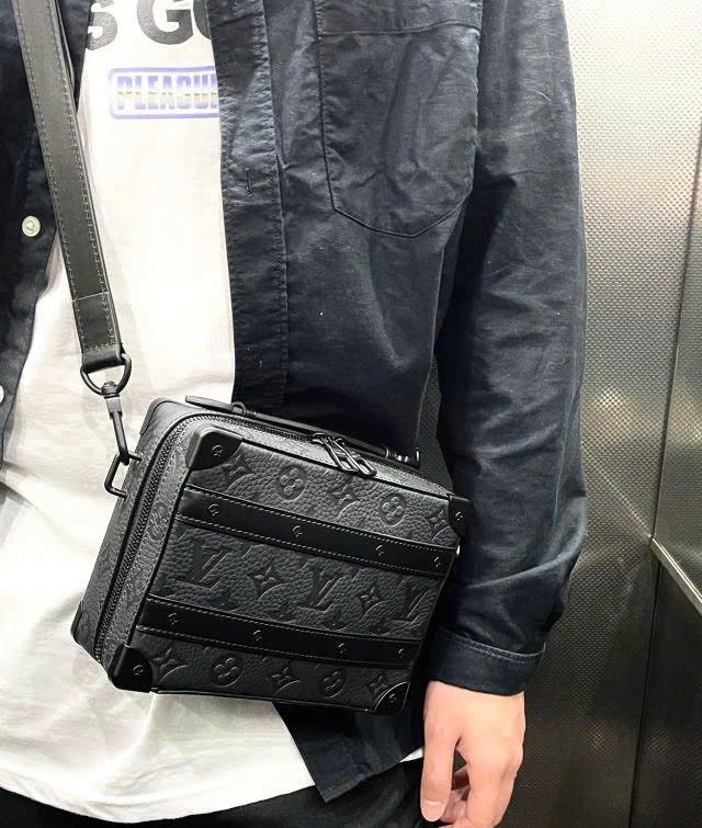 Túi đeo chéo Clutch Louis vuitton LV Bag Handle Soft Trunk monogram Like Auth 22x16x6 PLD