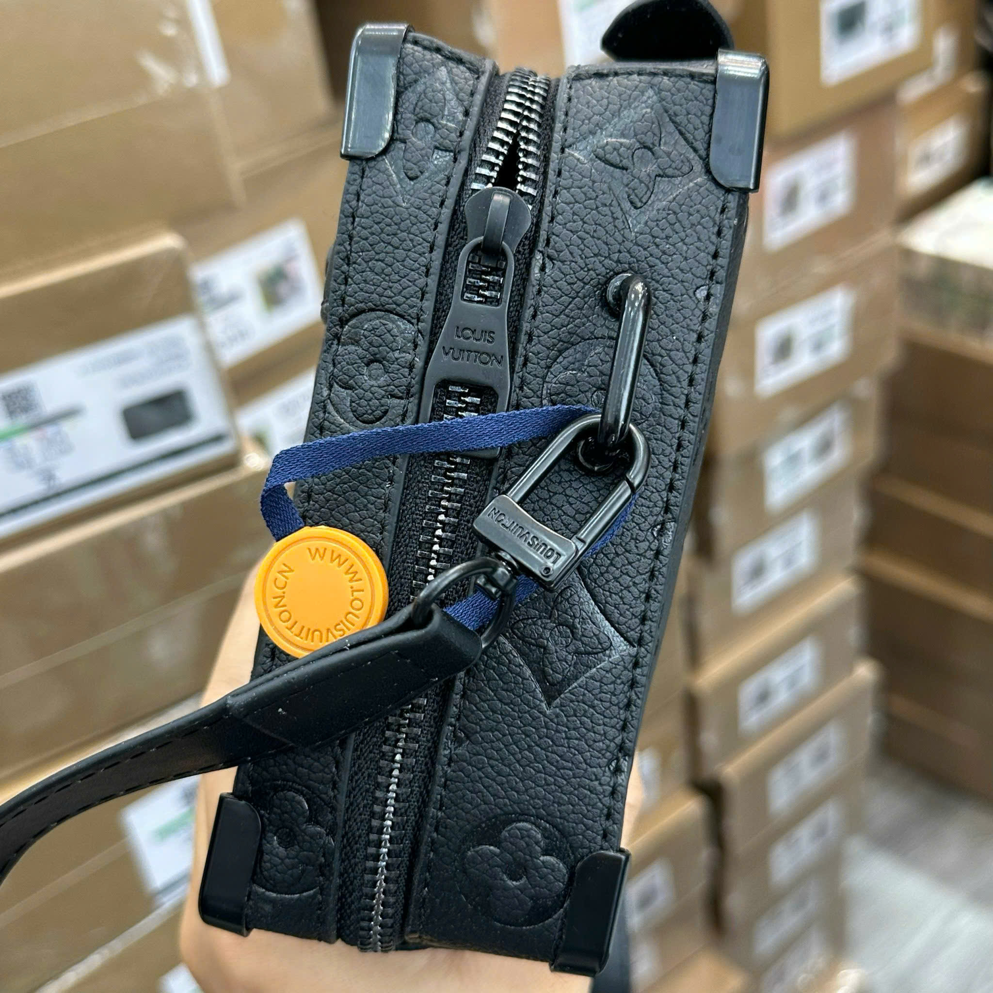 Túi đeo chéo Clutch Louis vuitton LV Bag Handle Soft Trunk monogram Like Auth 22x16x6 PLD