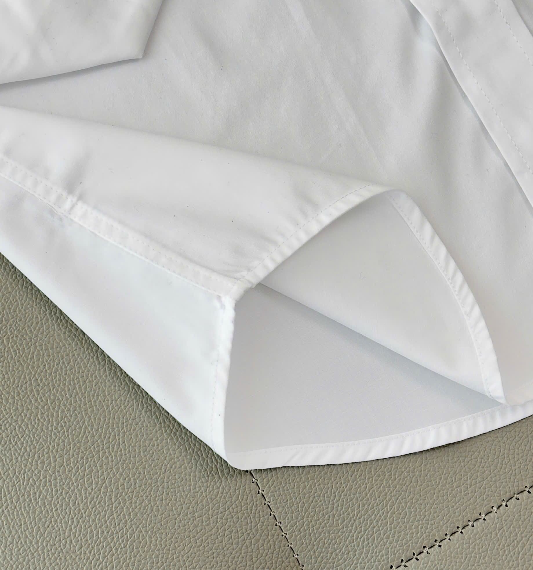 Áo sơ mi dài tay Mcqueen MCQ Trắng phối viền nách Like  Auth 38-41 DDT