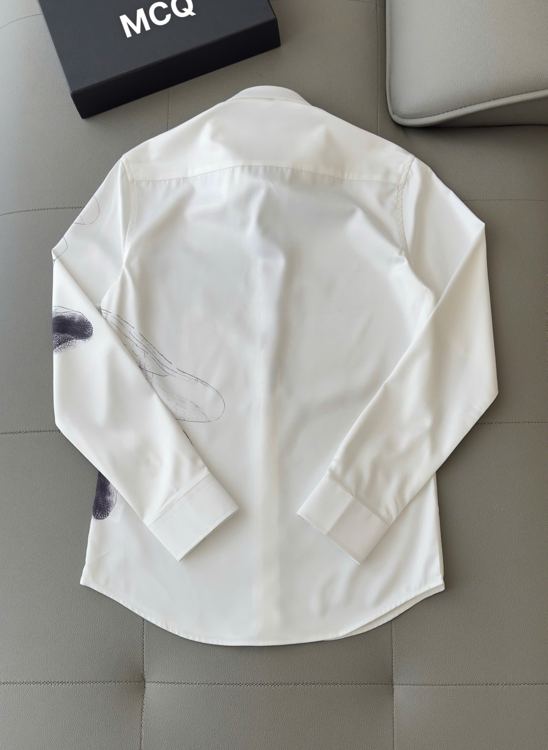 Áo sơ mi lụa Mcqueen MCQ Trắng họa tiết chuồn chuồn bay Like Auth 38-41 DDT