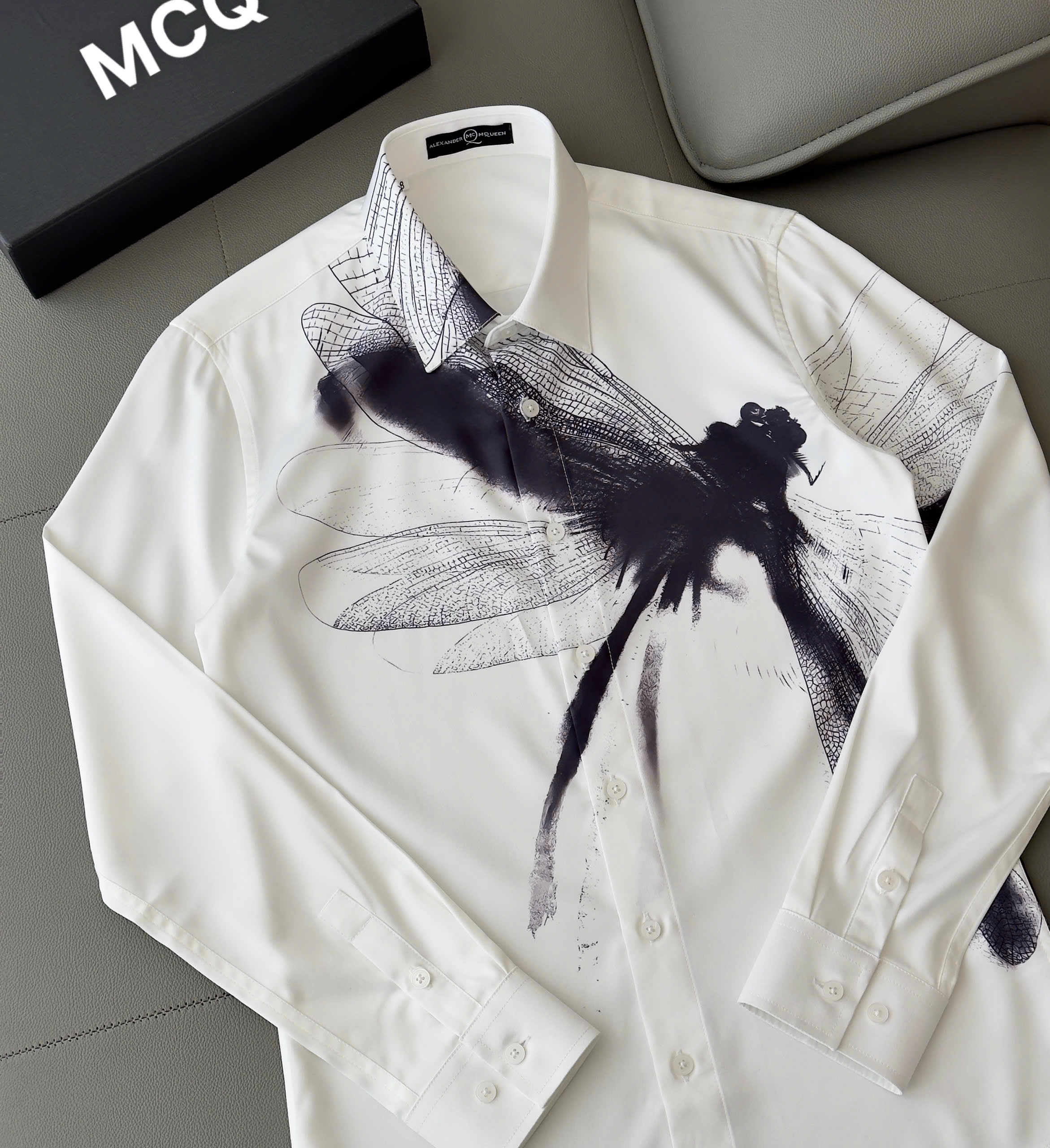 Áo sơ mi lụa Mcqueen MCQ Trắng họa tiết chuồn chuồn bay Like Auth 38-41 DDT