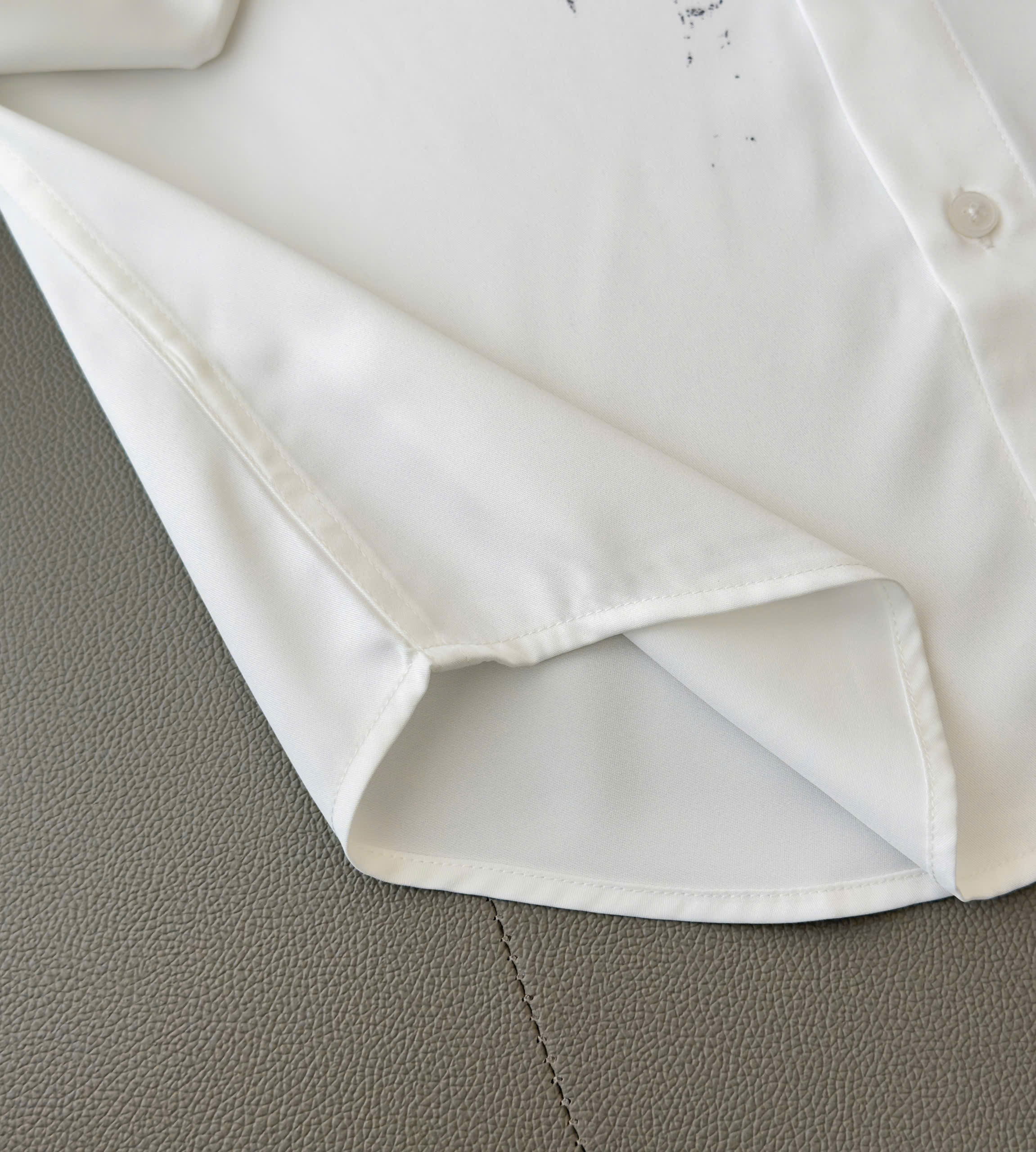 Áo sơ mi lụa Mcqueen MCQ Trắng họa tiết chuồn chuồn bay Like Auth 38-41 DDT