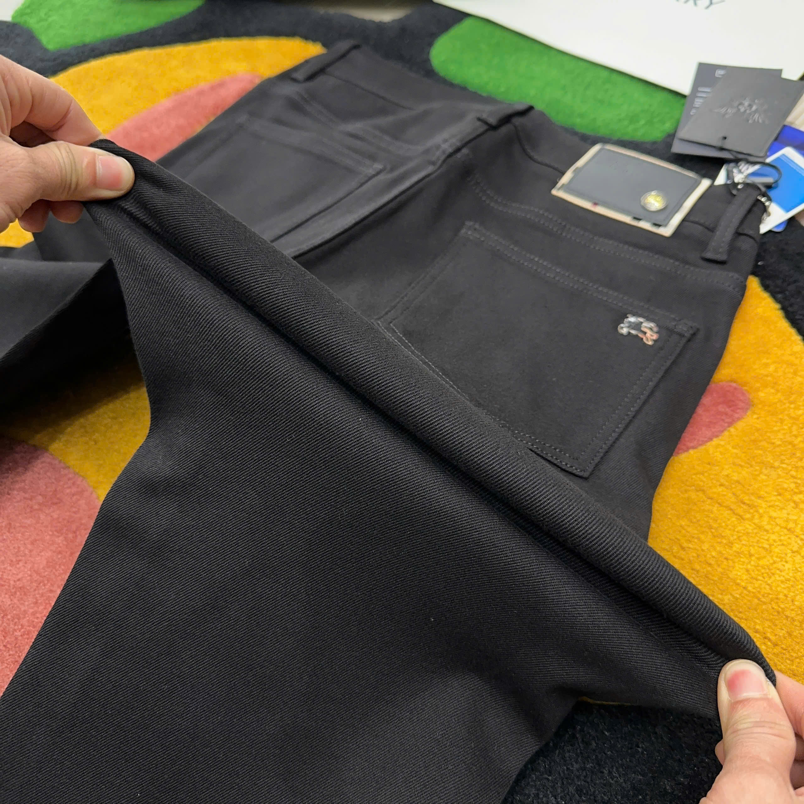 Quần Jean bò Dior CD Đen trơn logo thêu bọ hung túi sau Like Auth 29-34 MK