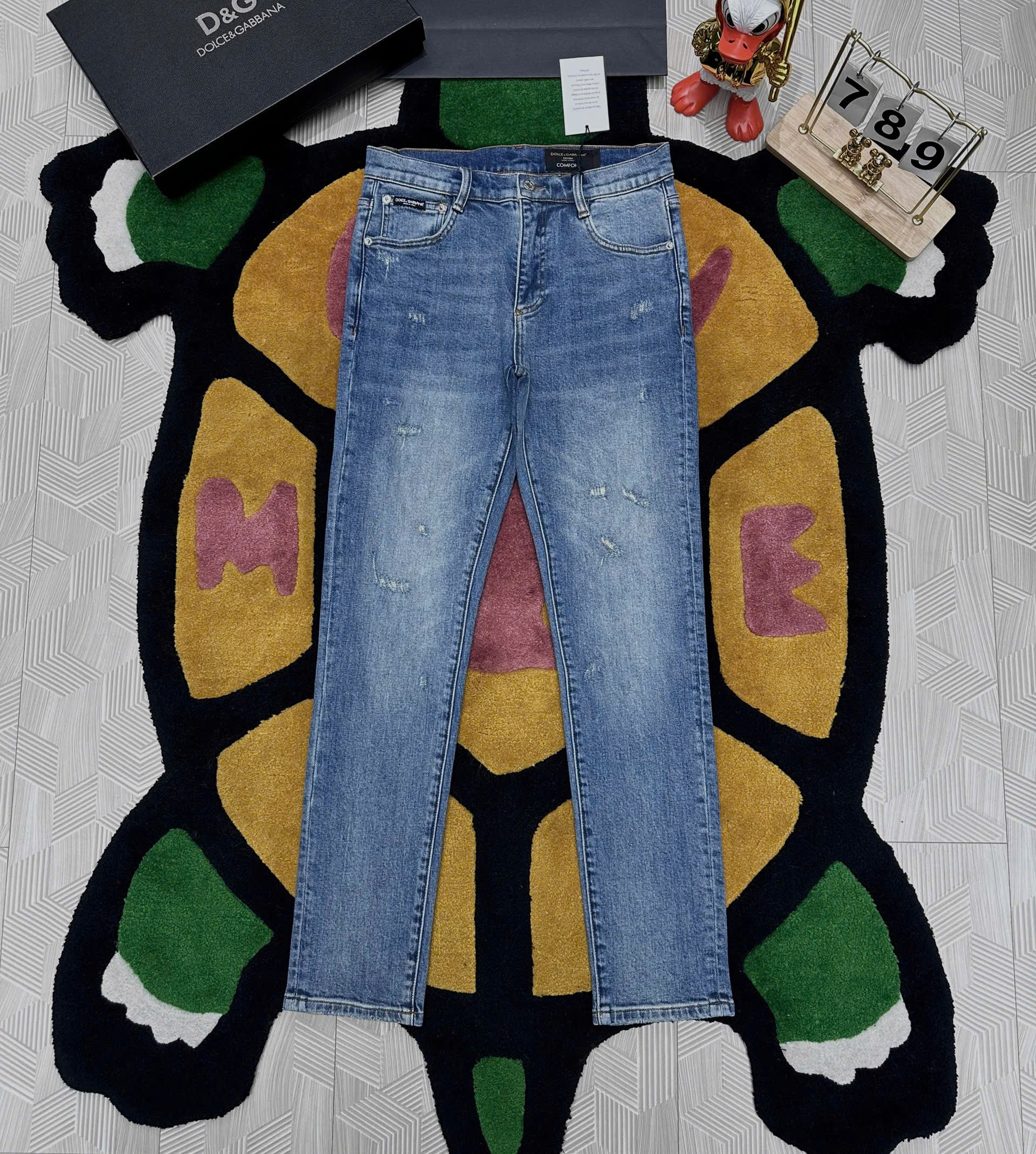 Quần Jean bò Dolce Gabbana DG Xanh trơn logo tag bạc túi sau Like Auth 29-34 MK