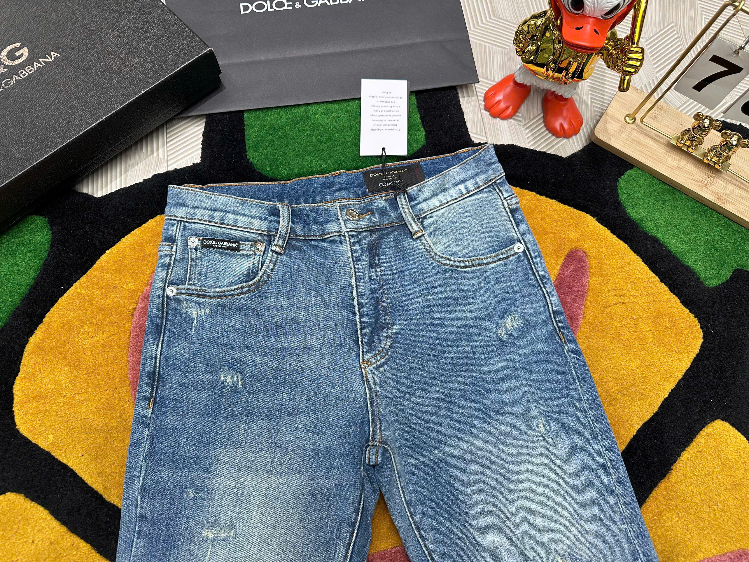 Quần Jean bò Dolce Gabbana DG Xanh trơn logo tag bạc túi sau Like Auth 29-34 MK