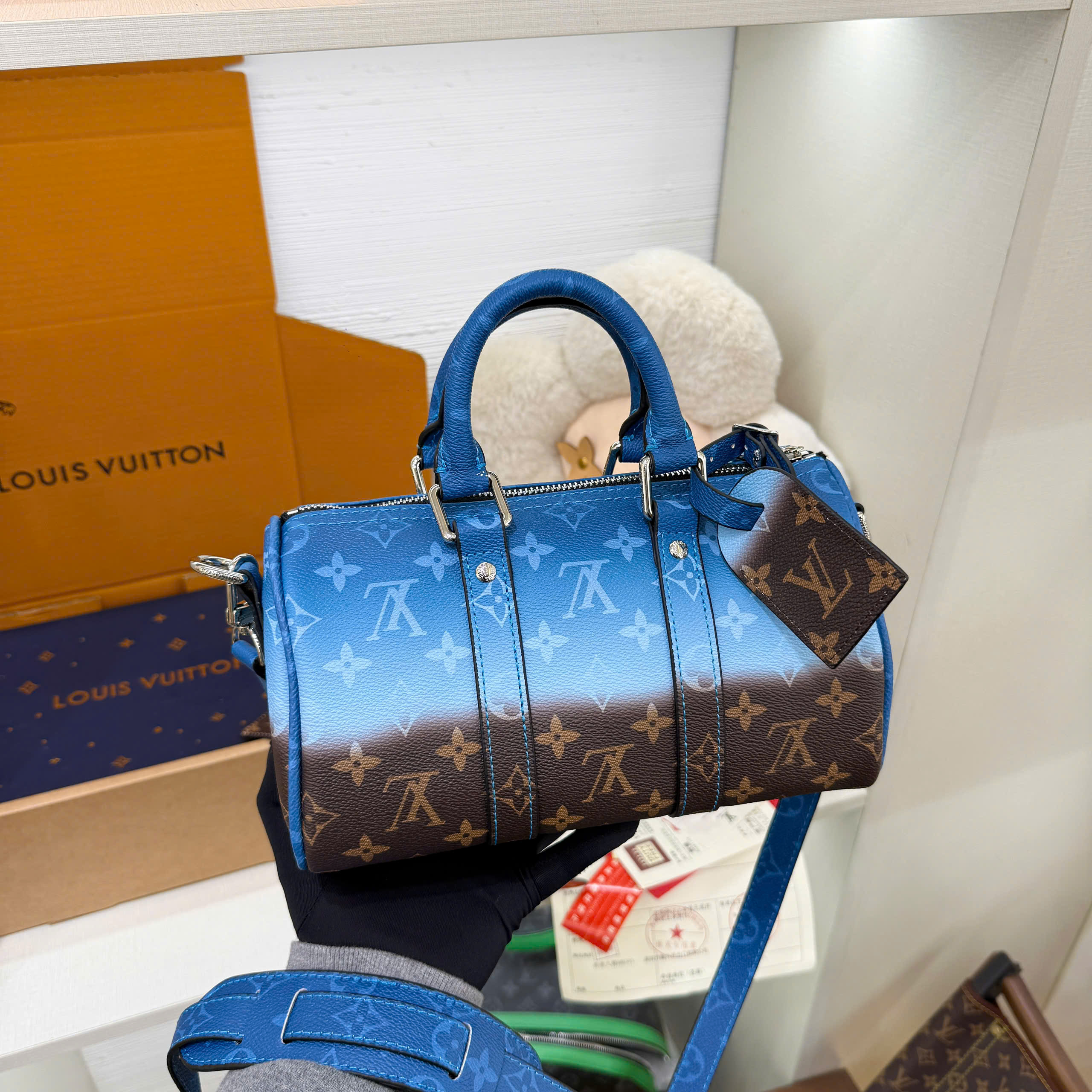 Túi đeo chéo Louis Vuitton Lv Keepall Bandoulifere Like Auth 25x15x11 PLD