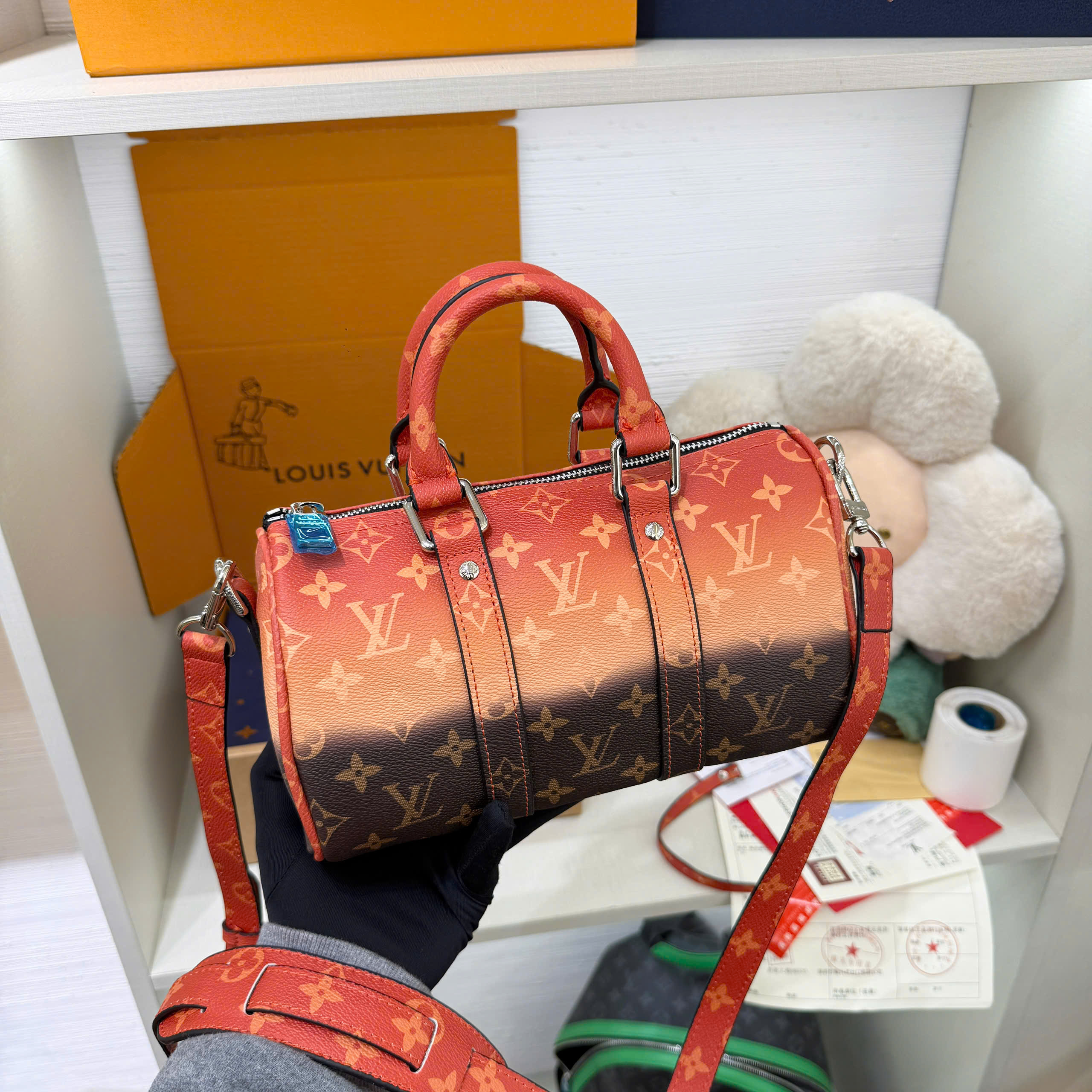 Túi đeo chéo Louis Vuitton Lv Keepall Bandoulifere Like Auth 25x15x11 PLD