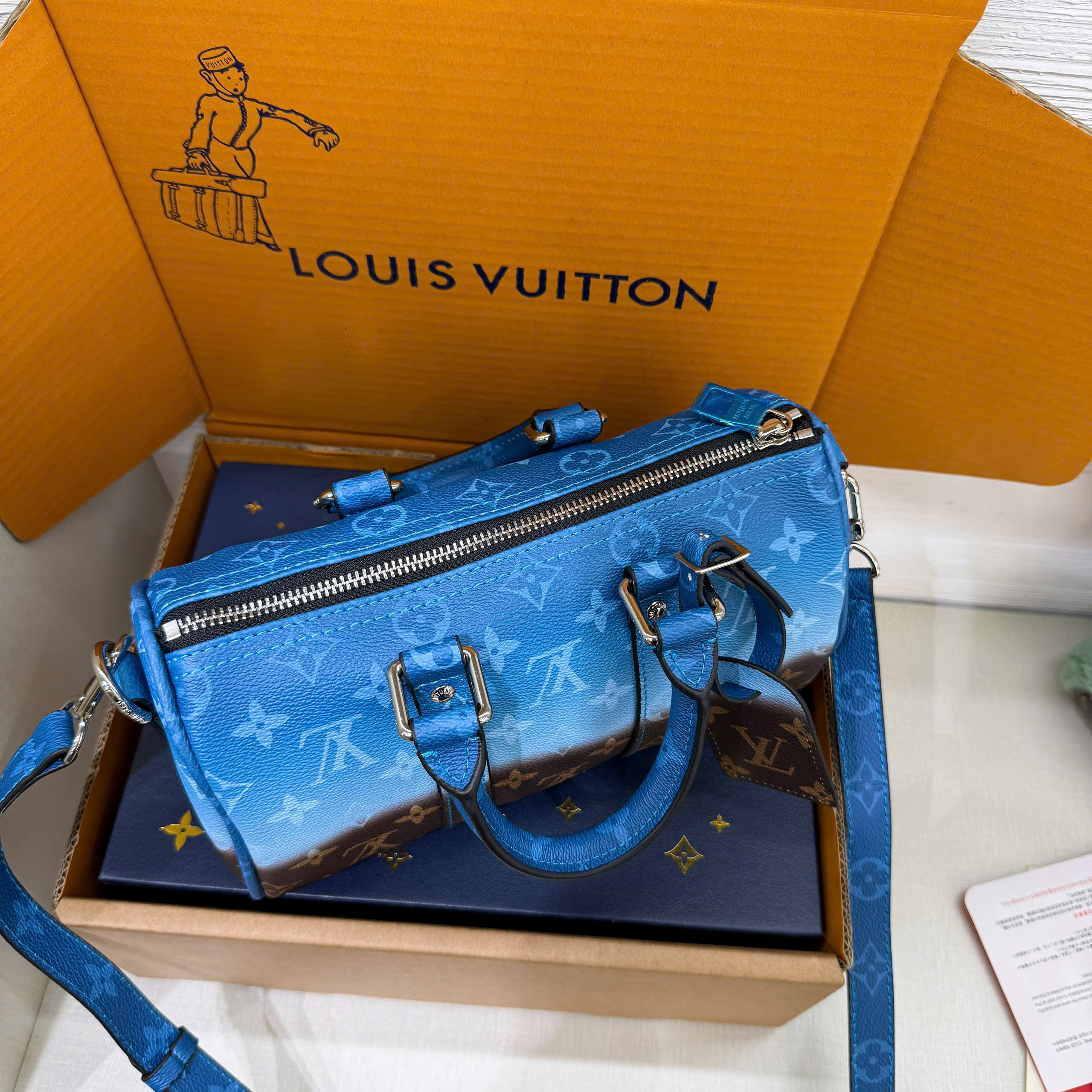 Túi đeo chéo Louis Vuitton Lv Keepall Bandoulifere Like Auth 25x15x11 PLD