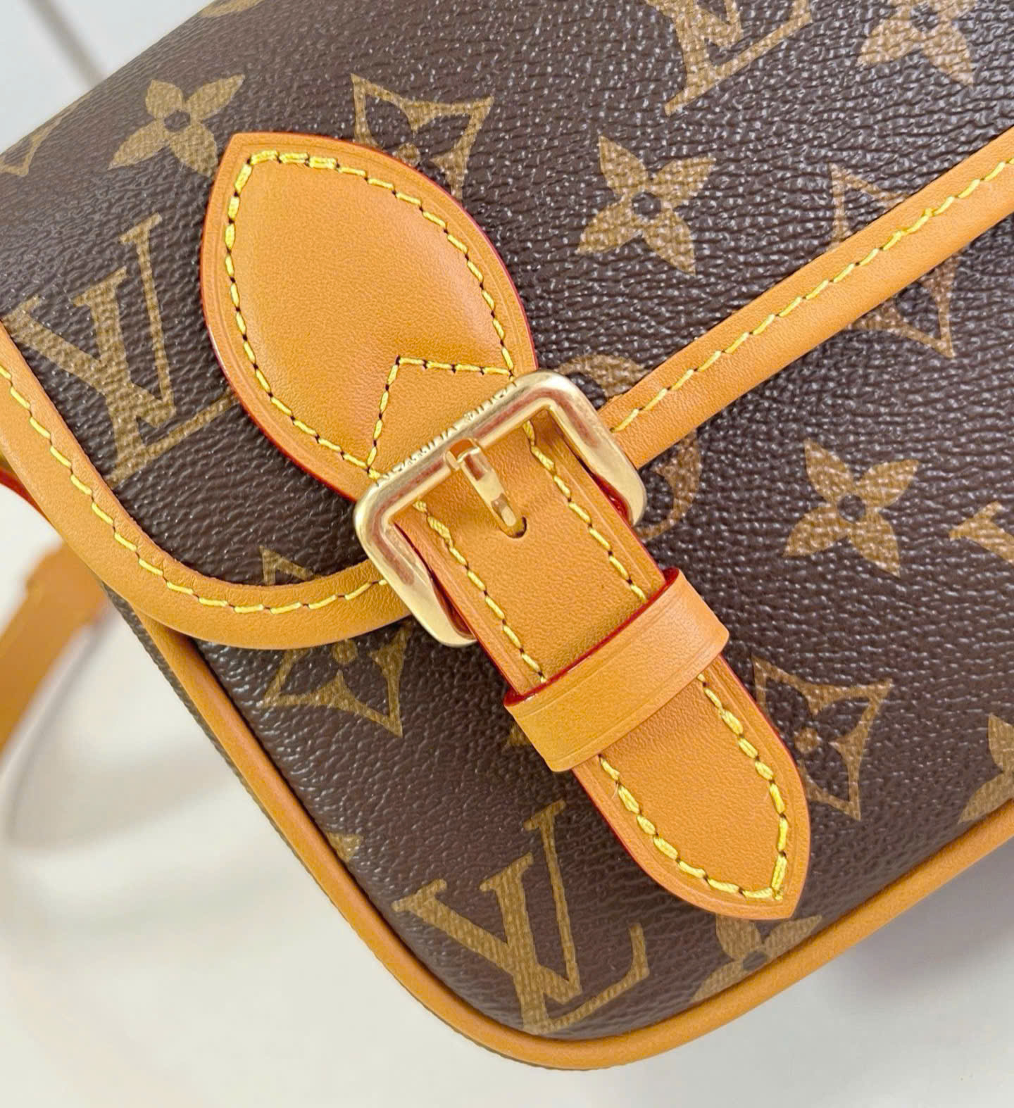 Túi đeo chéo Louis Vuitton LV SATCHEL MONOGRAM ARCHIVE VINTAGE 1-1 on web 20x15x6 PLD