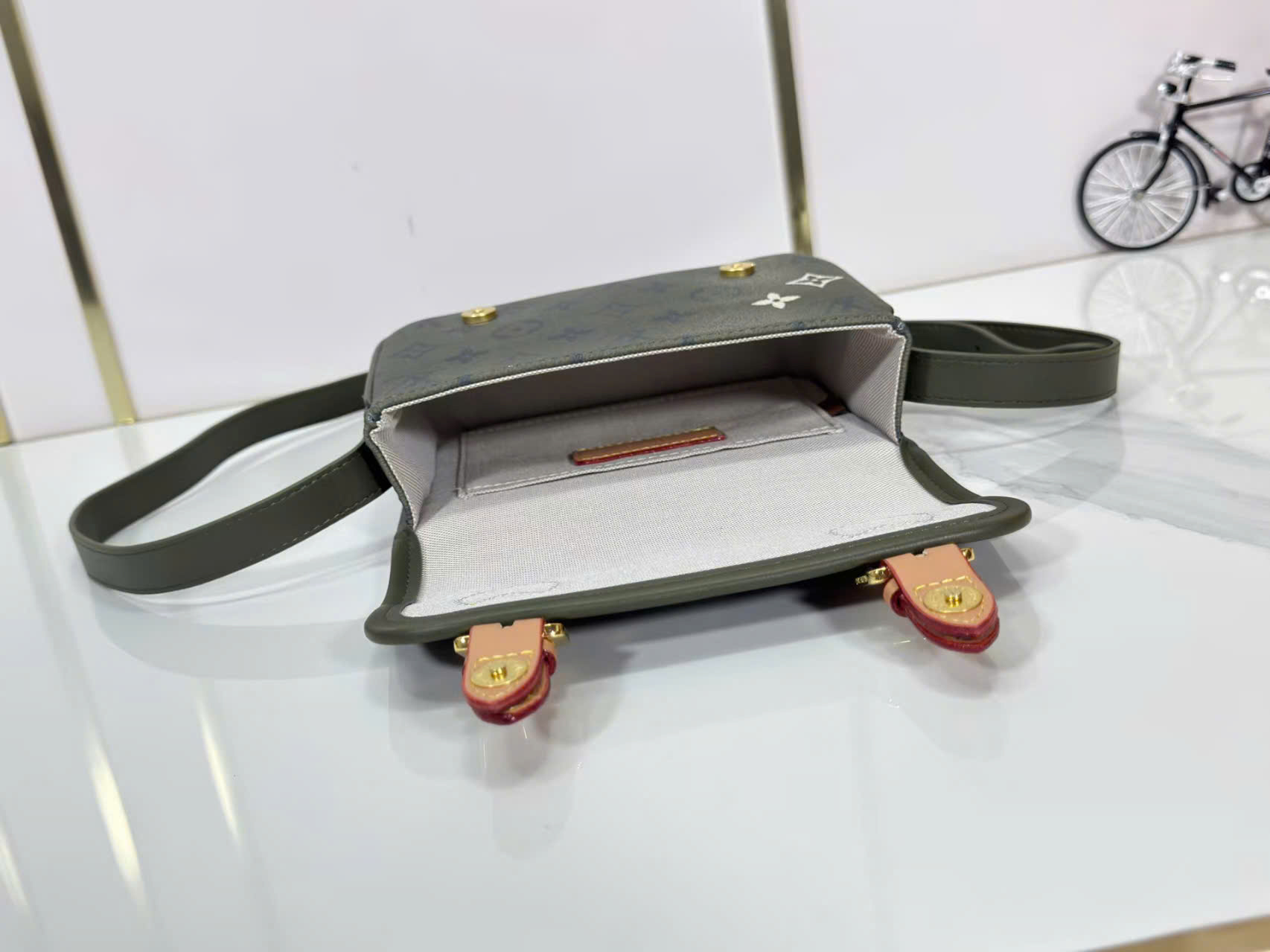 Túi đeo chéo Louis Vuitton LV SATCHEL MONOGRAM ARCHIVE VINTAGE Like Auth 20x15x6 PLD