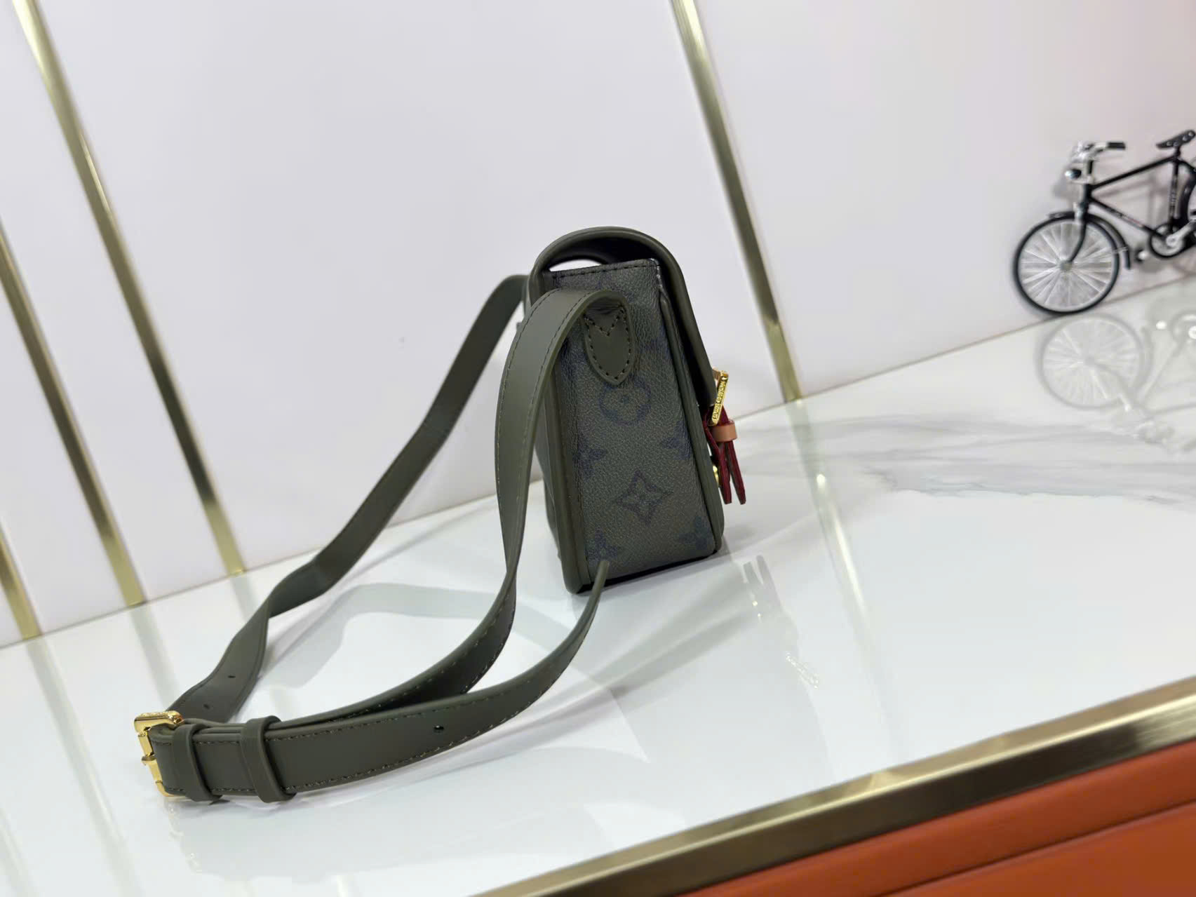 Túi đeo chéo Louis Vuitton LV SATCHEL MONOGRAM ARCHIVE VINTAGE Like Auth 20x15x6 PLD