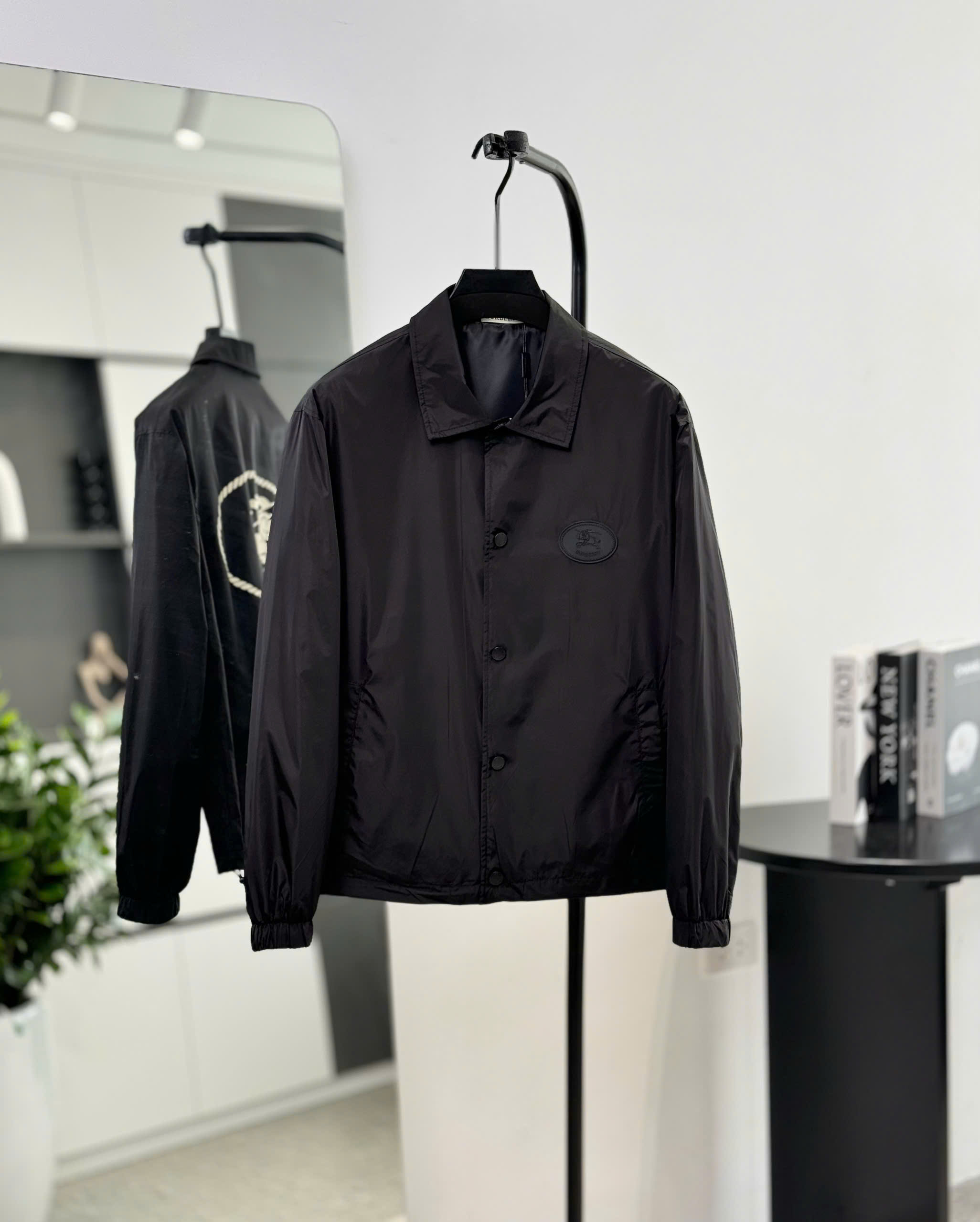 Áo khoác bomber gió Burberry BBR ngựa bay ngực lưng Like Auth S-L DDT